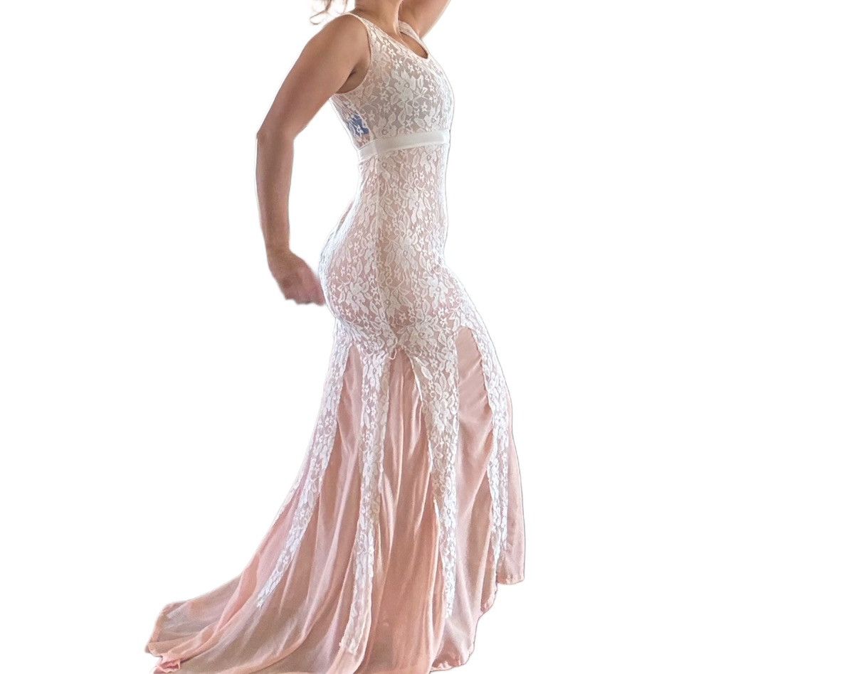 Vintage Pastel mermaid dress long train floral lace scooped back Size M / US 6-8 / IT 42-44 - 2 Thumbnail