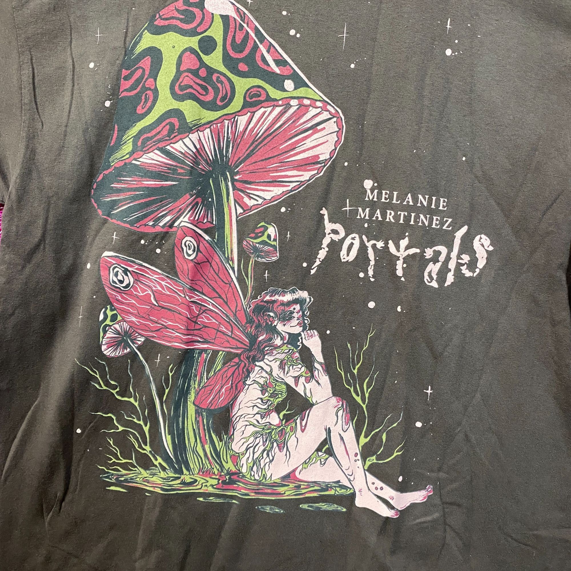 Band Tees Melanie Martinez Portals Mushroom Fairy T-Shirt XXL Size US XXL / EU 58 / 5 - 2 Thumbnail
