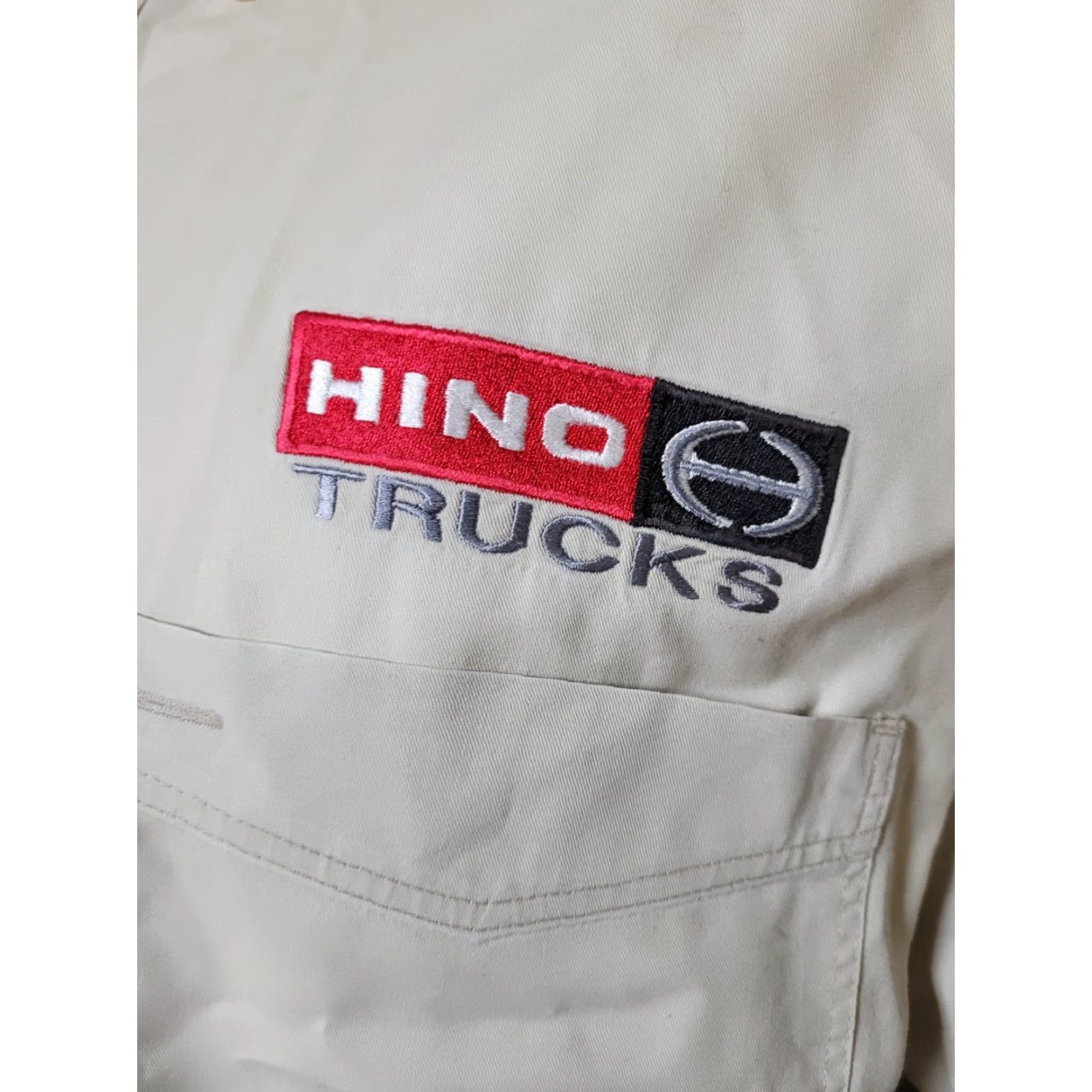 Vintage HINO Motors Trucks Toyota Dealer Long Sleeve Button Up Shirt Large Ivory Ruff Hewn Men Cotton Button-Down Shirt Trucks Cars 90s (if applicable) Mens Size US L / EU 52-54 / 3 - 2 Thumbnail