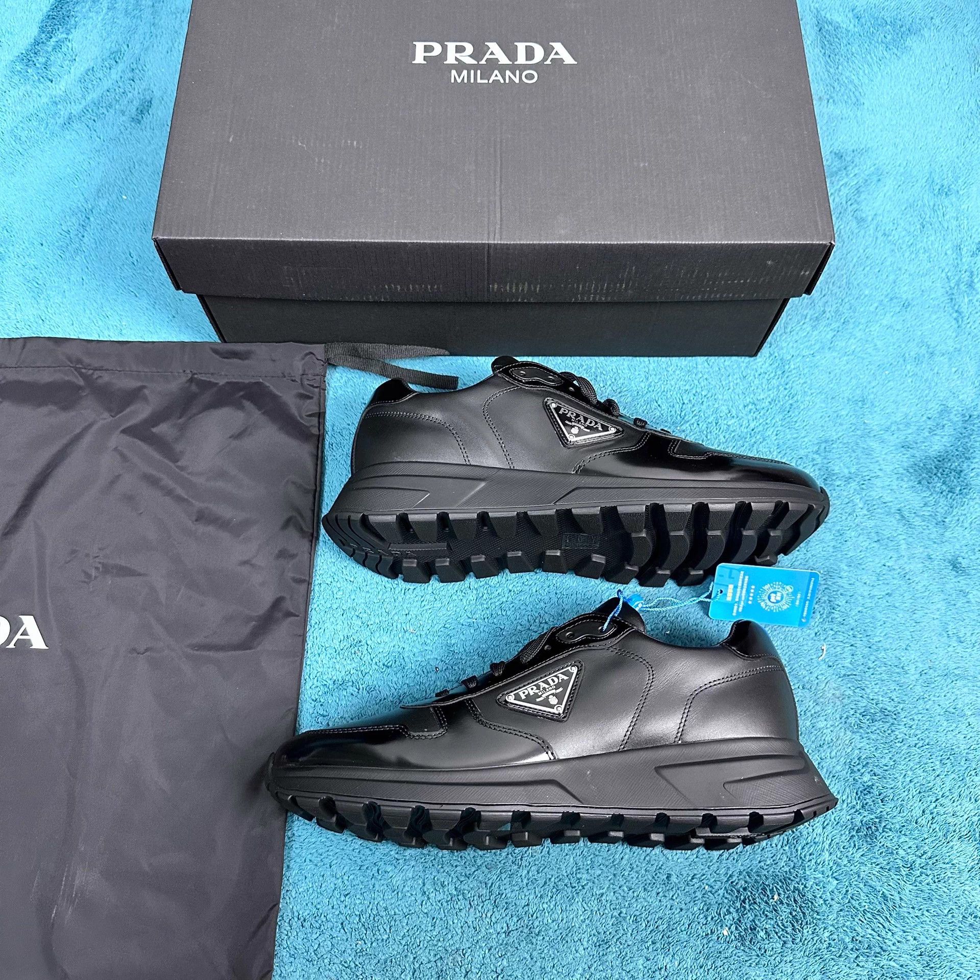 Prada Prada prax01 low-top logo sneakers black 7.5/41.5 Size US 7.5 / EU 40-41 - 2 Thumbnail