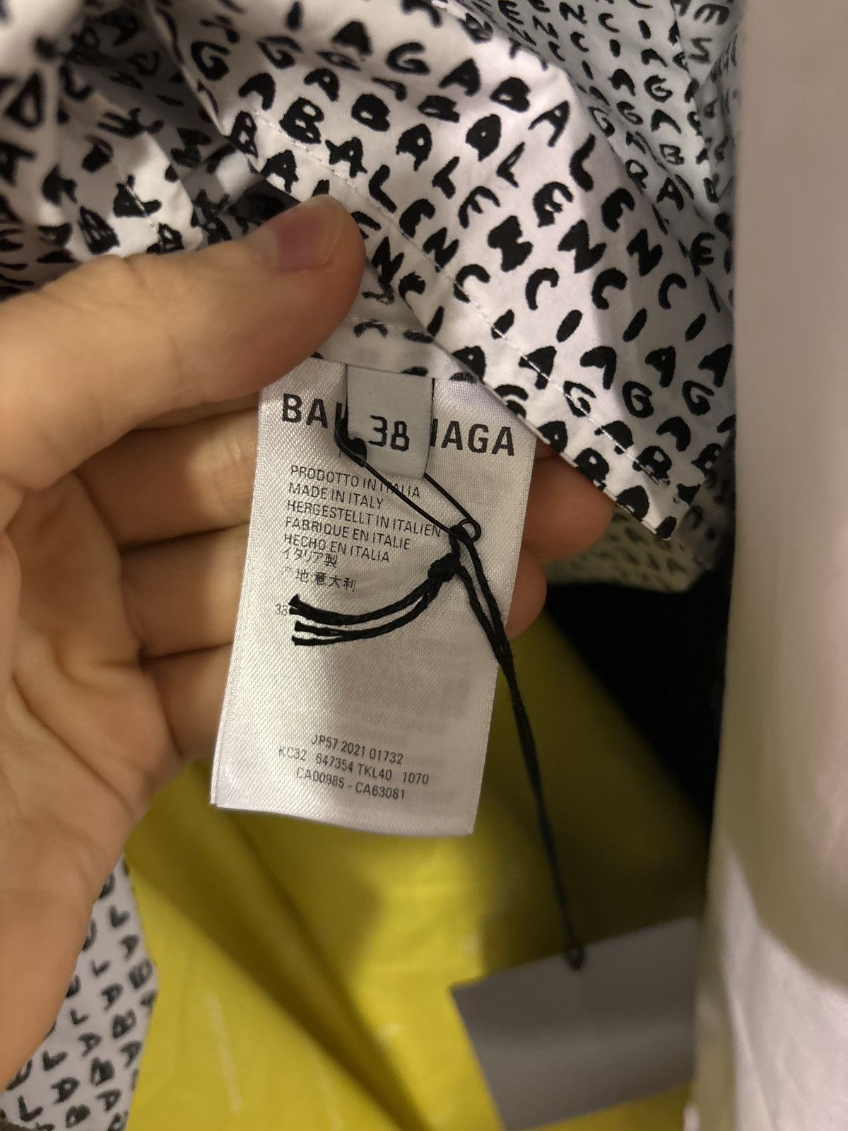 Balenciaga Balenciaga Black/White ‘All Over Logo’ Button Shirt Size US XL / EU 56 / 4 - 4 Thumbnail