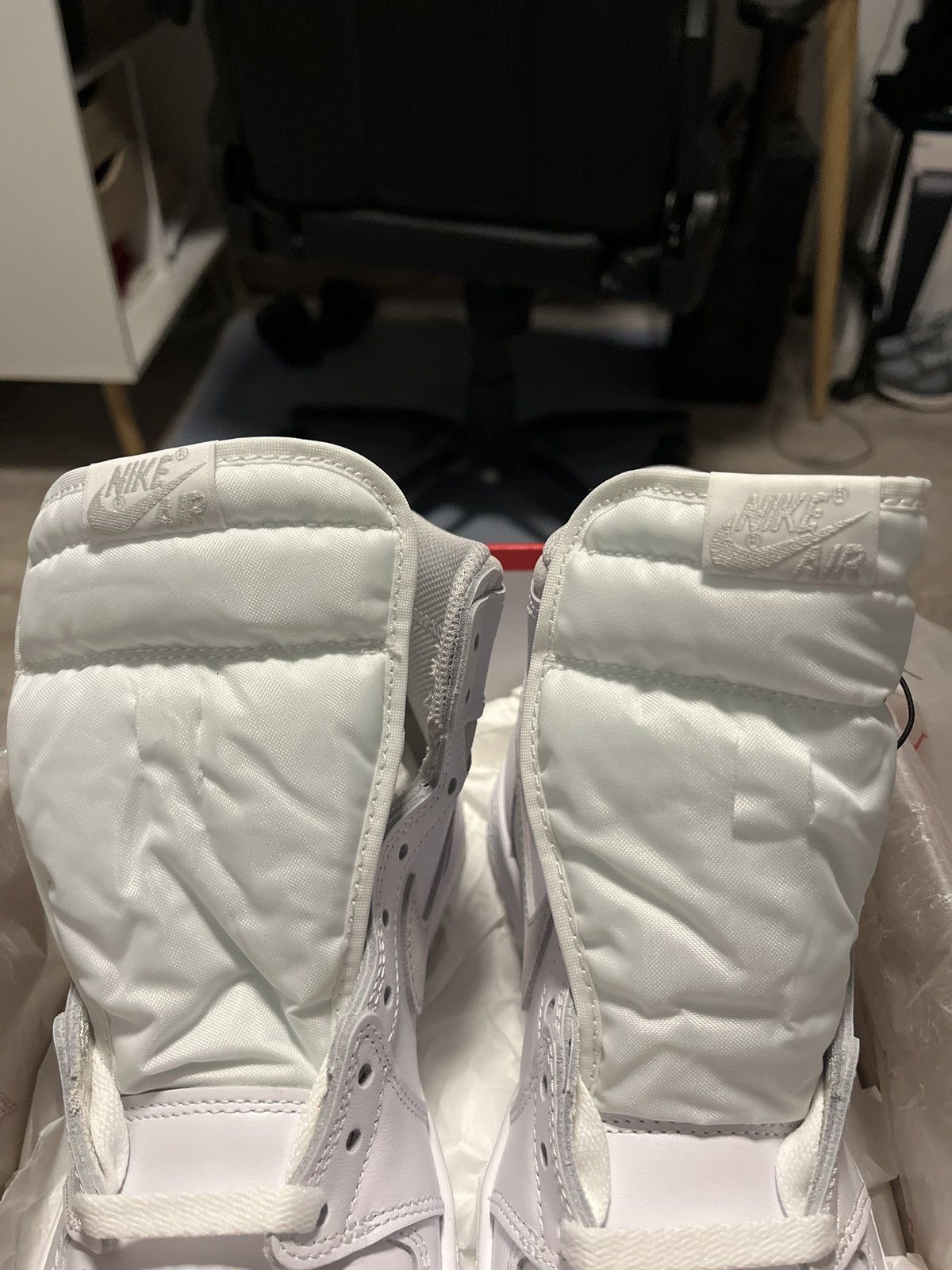 Jordan Brand × Nike Jordan 1 Neutral Grey Size US 8 / EU 41 - 8 Thumbnail