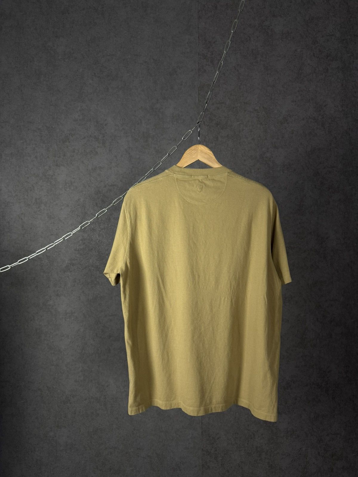 JW Anderson × Uniqlo JW Anderson x Uniqlo designer center logo tee Size US M / EU 48-50 / 2 - 6 Thumbnail