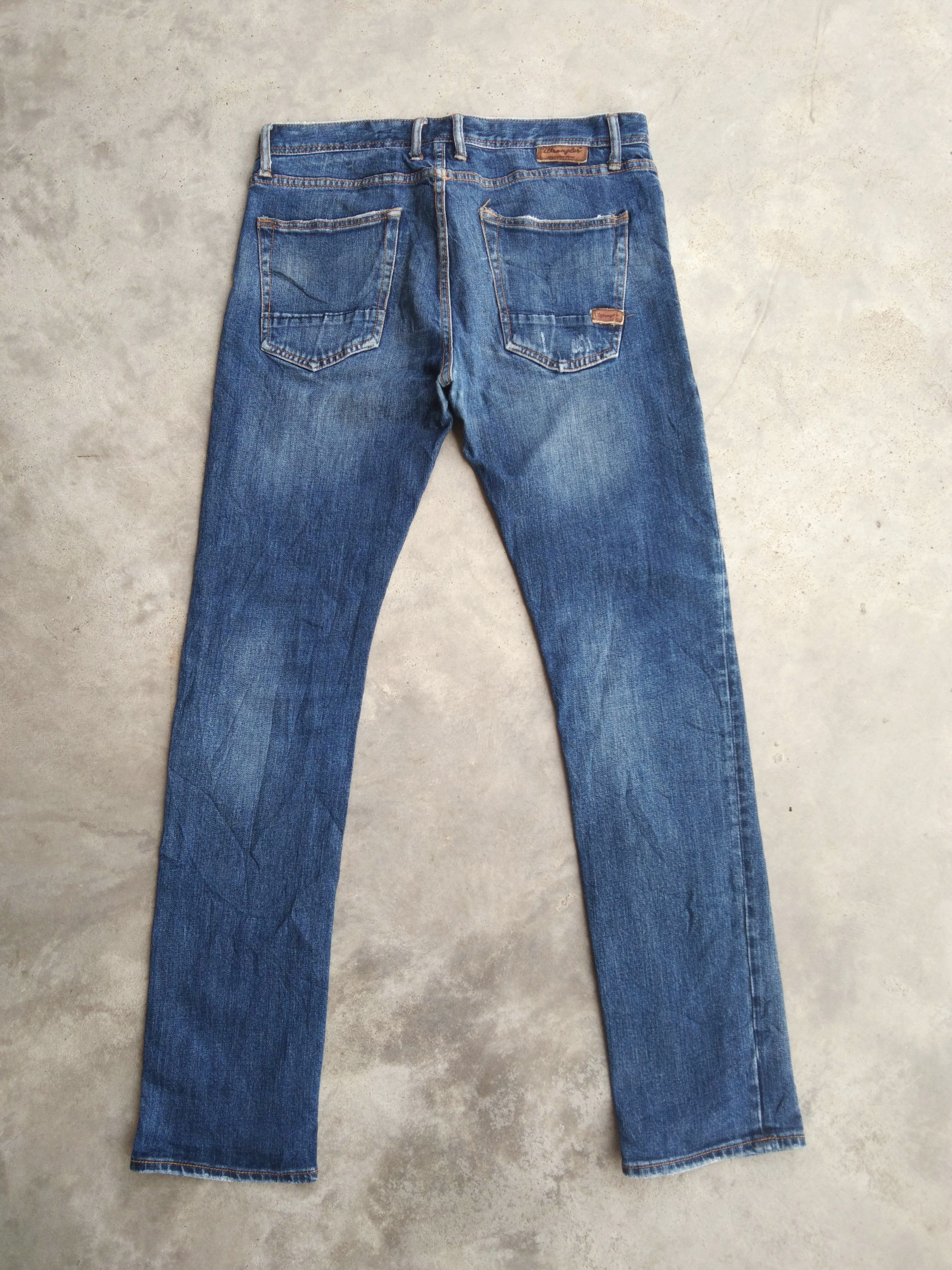 Wrangler Vintage Wrangler Distressed Jeans 33x32 Size US 33 - 2 Thumbnail