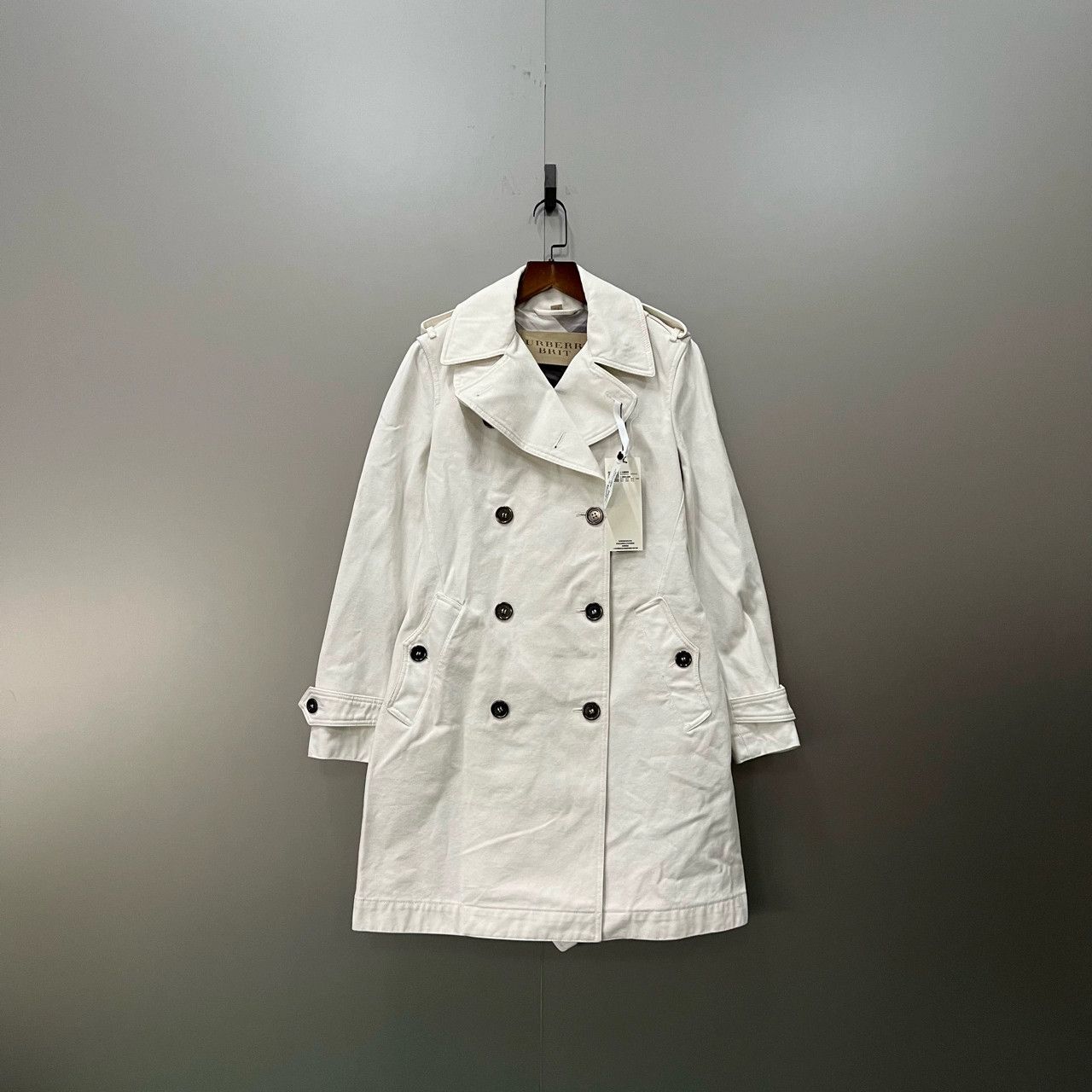 Burberry Burberry White Double-Breasted Trench Coat Size US S / EU 44-46 / 1 - 1 Thumbnail