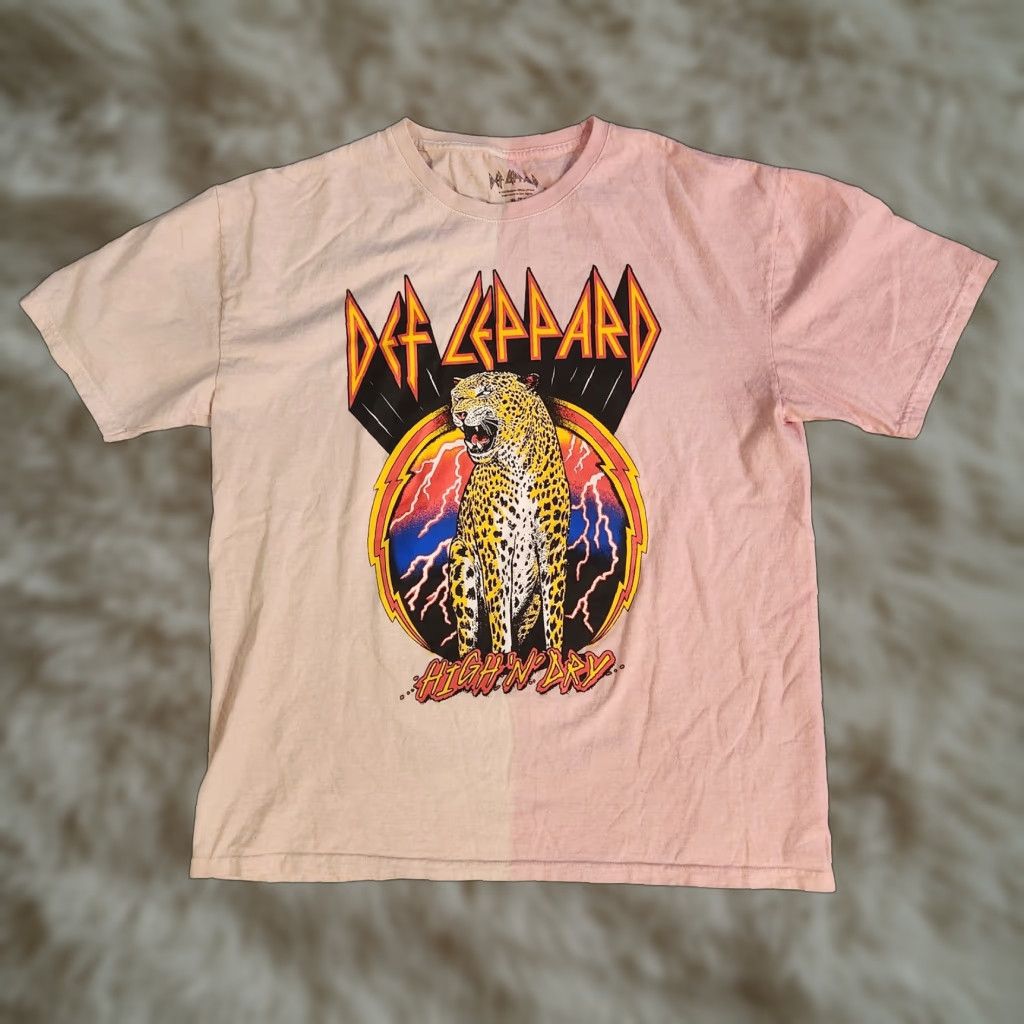 Vintage Def Leppard High N Dry Men's XL T-Shirt Rock 80s Short Sleeve Logo Crew Neck Salmon Cream Two Tone Graphic Print Vintage No N/A Size US XL / EU 56 / 4 - 1 Thumbnail