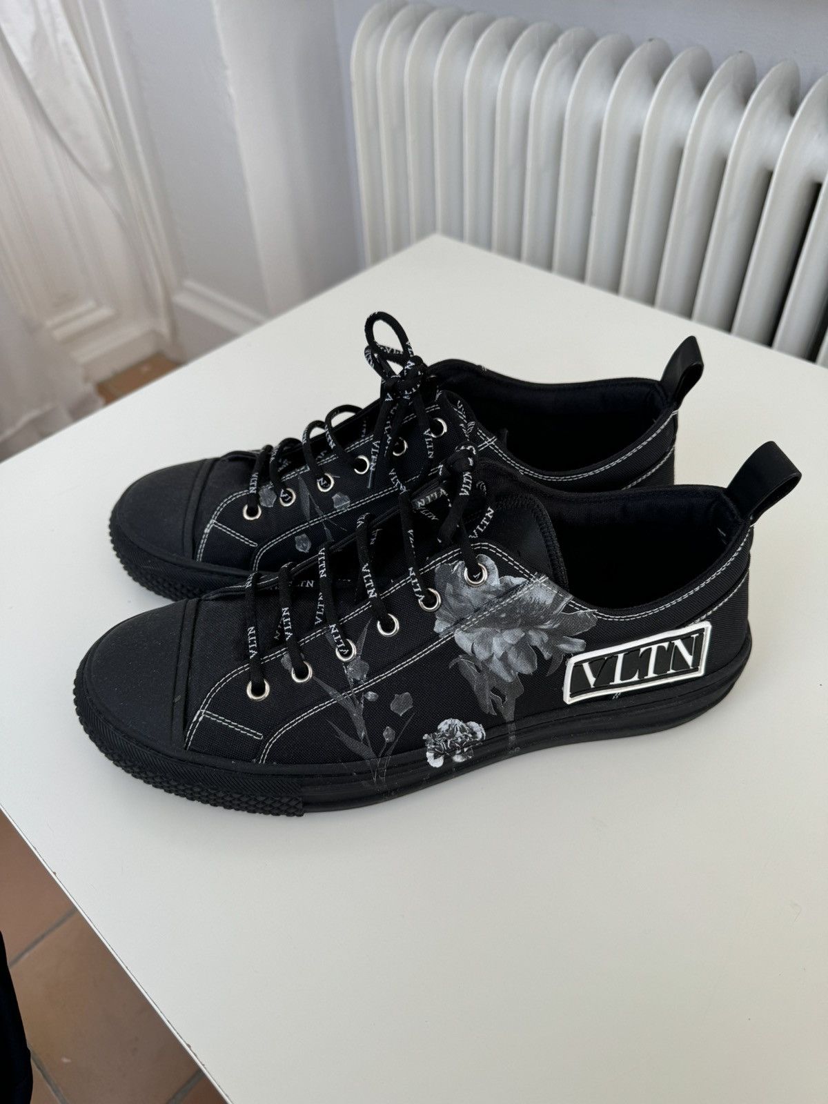 Valentino 🖤 Valentino Low-Top Floral Sneaker Size US 10 / EU 43 - 2 Thumbnail