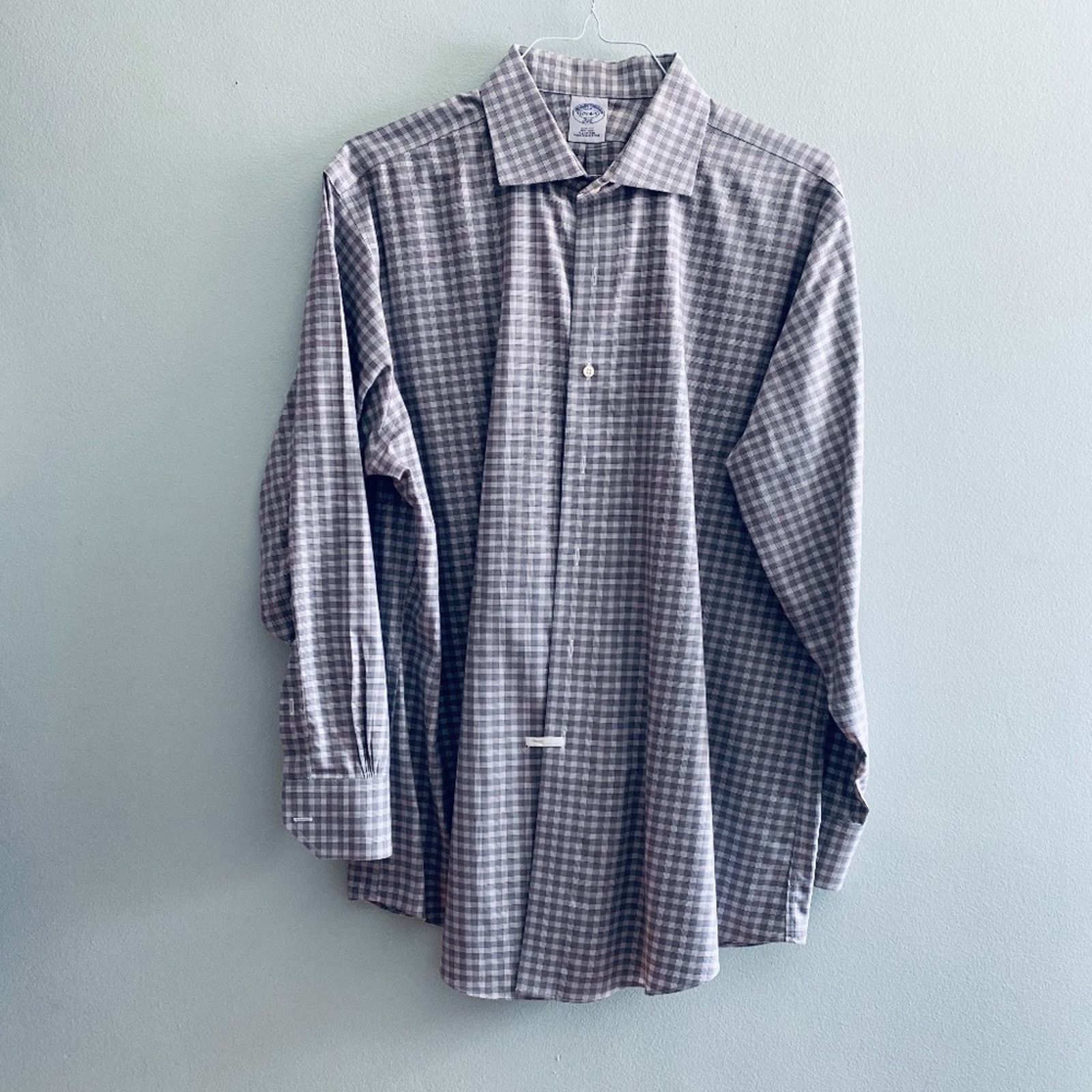 Brooks Brothers Brooks Brothers gray plaid button down shirt Size US XL / EU 56 / 4 - 2 Thumbnail
