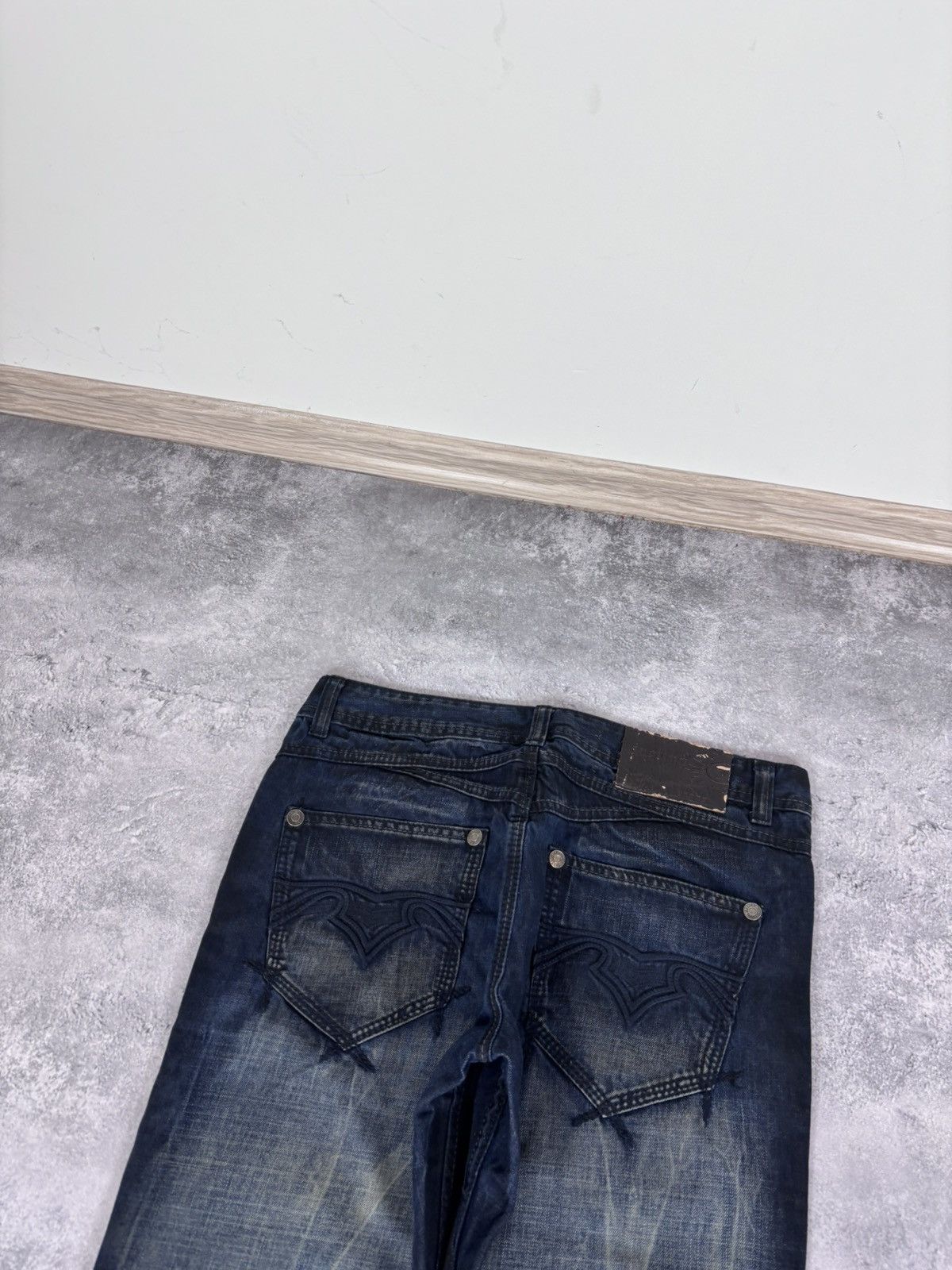 Japanese Brand Vintage Justing Y2K Dark Blue Faded Wash Denim Jeans Size US 32 / EU 48 - 19 Thumbnail