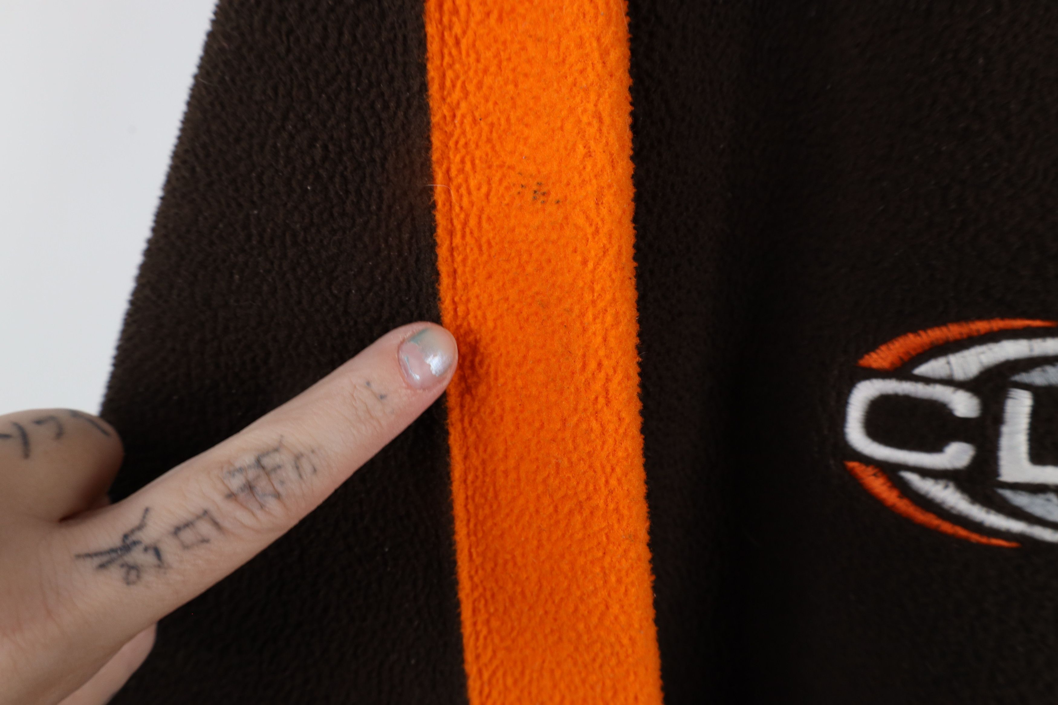 Vintage Vintage NFL Out Cleveland Browns Football Fleece Hoodie Size US L / EU 52-54 / 3 - 8 Thumbnail
