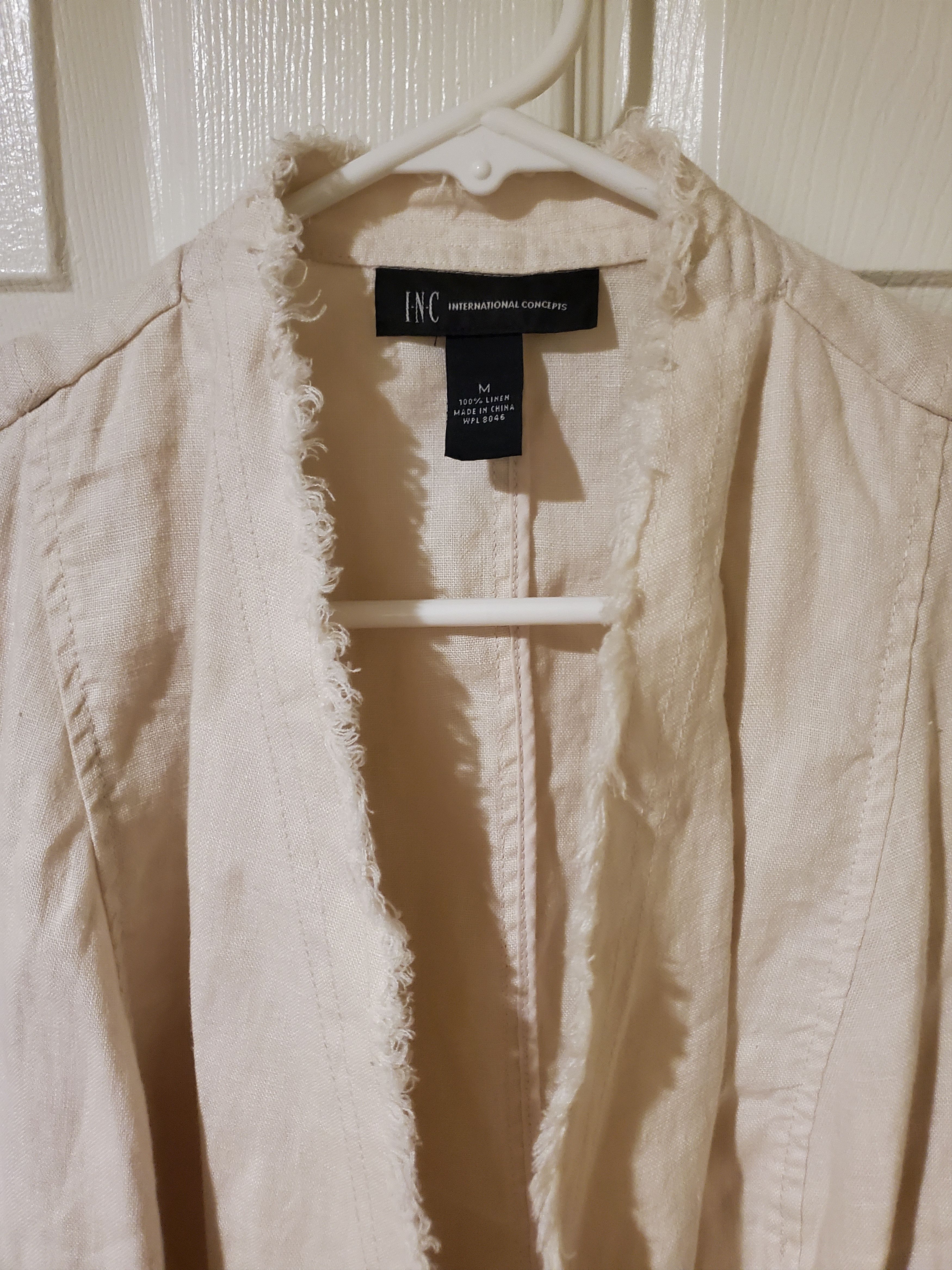 Vintage Vintage Cream Frayed Edge Linen Blazer (size M) Size M / US 6-8 / IT 42-44 - 1 Thumbnail