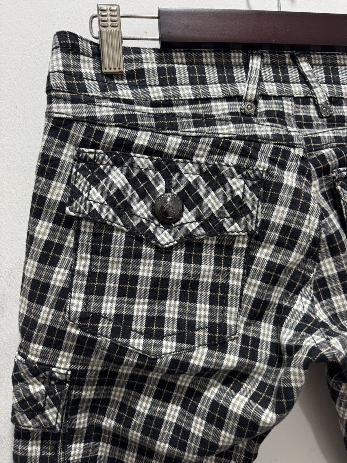 Burberry BURBERRY LONDON BLUE LABEL TARTAN CROPPED SLIM TROUSERS Size 28" / US 6 / IT 42 - 9 Thumbnail