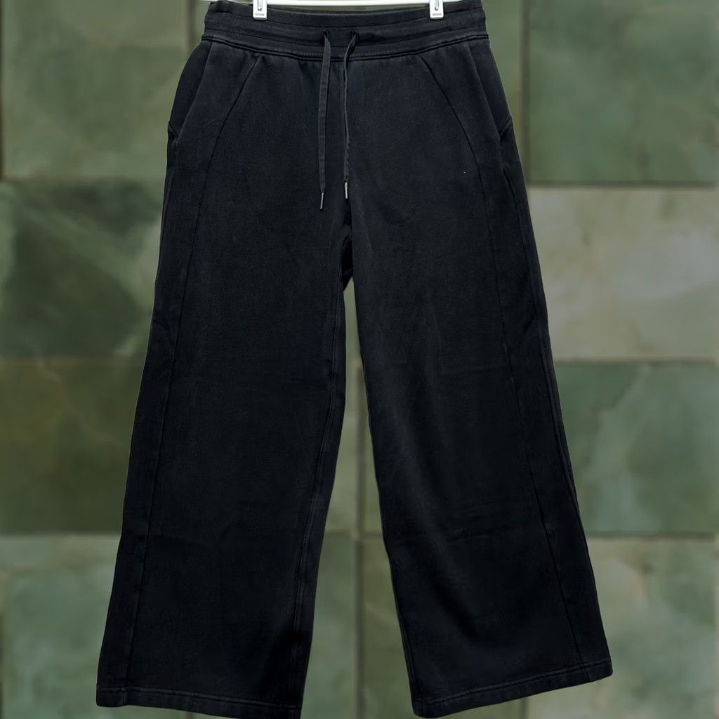 Lululemon Lululemon Scuba Mid-Rise Wide-Leg Pants Women M Black Athleisure, Sweatpants, Casual, Travel, Relaxed Fit Size 32" / US 10 / IT 46 - 1 Thumbnail