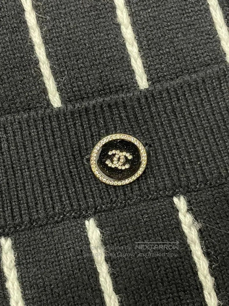 Chanel Chanel 23P Black and White Striped Cashmere Cardigan. Size US M / EU 48-50 / 2 - 2 Thumbnail