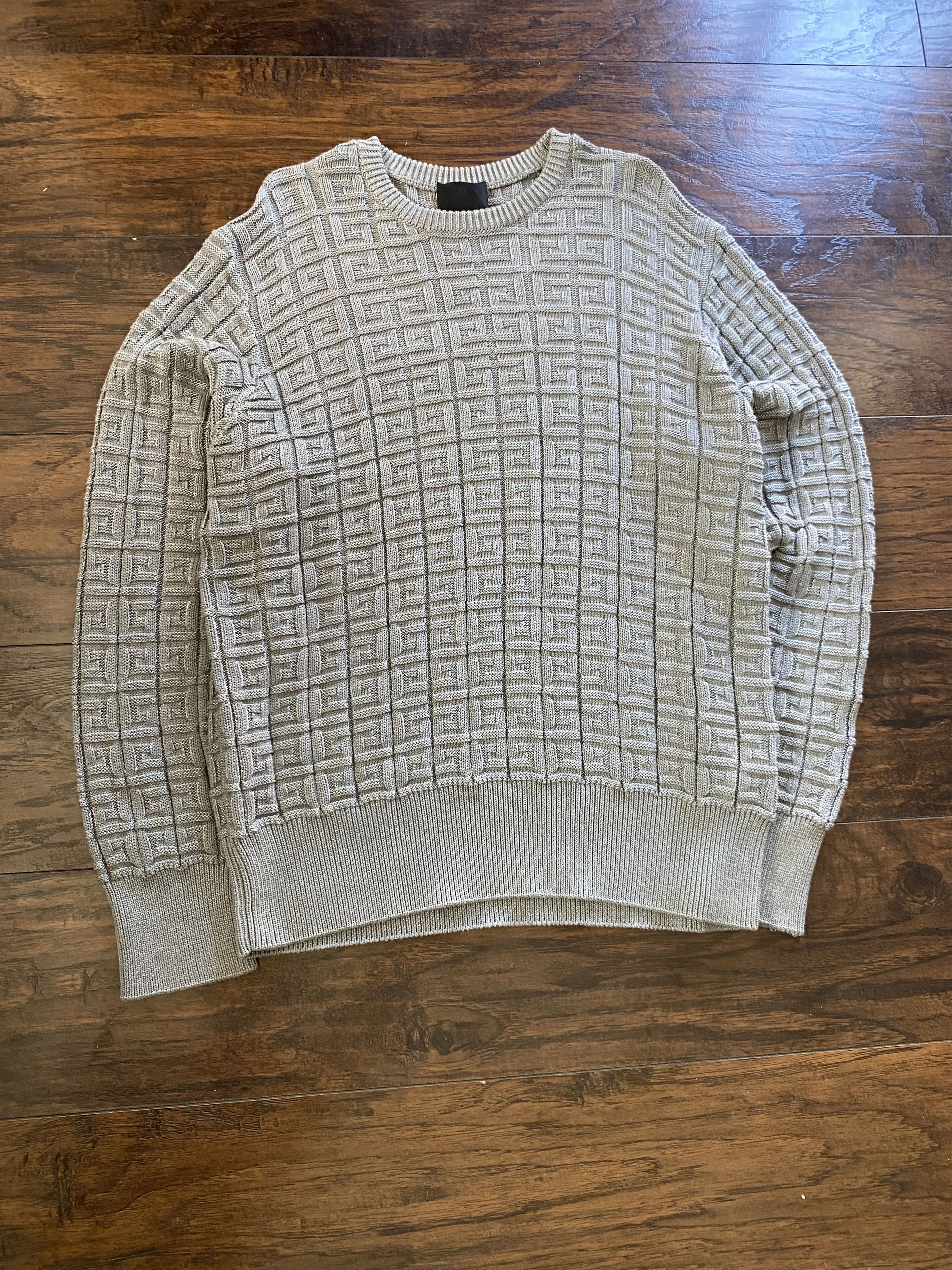 Givenchy Givenchy Grey Embossed 4G Sweater Size US XL / EU 56 / 4 - 1 Thumbnail