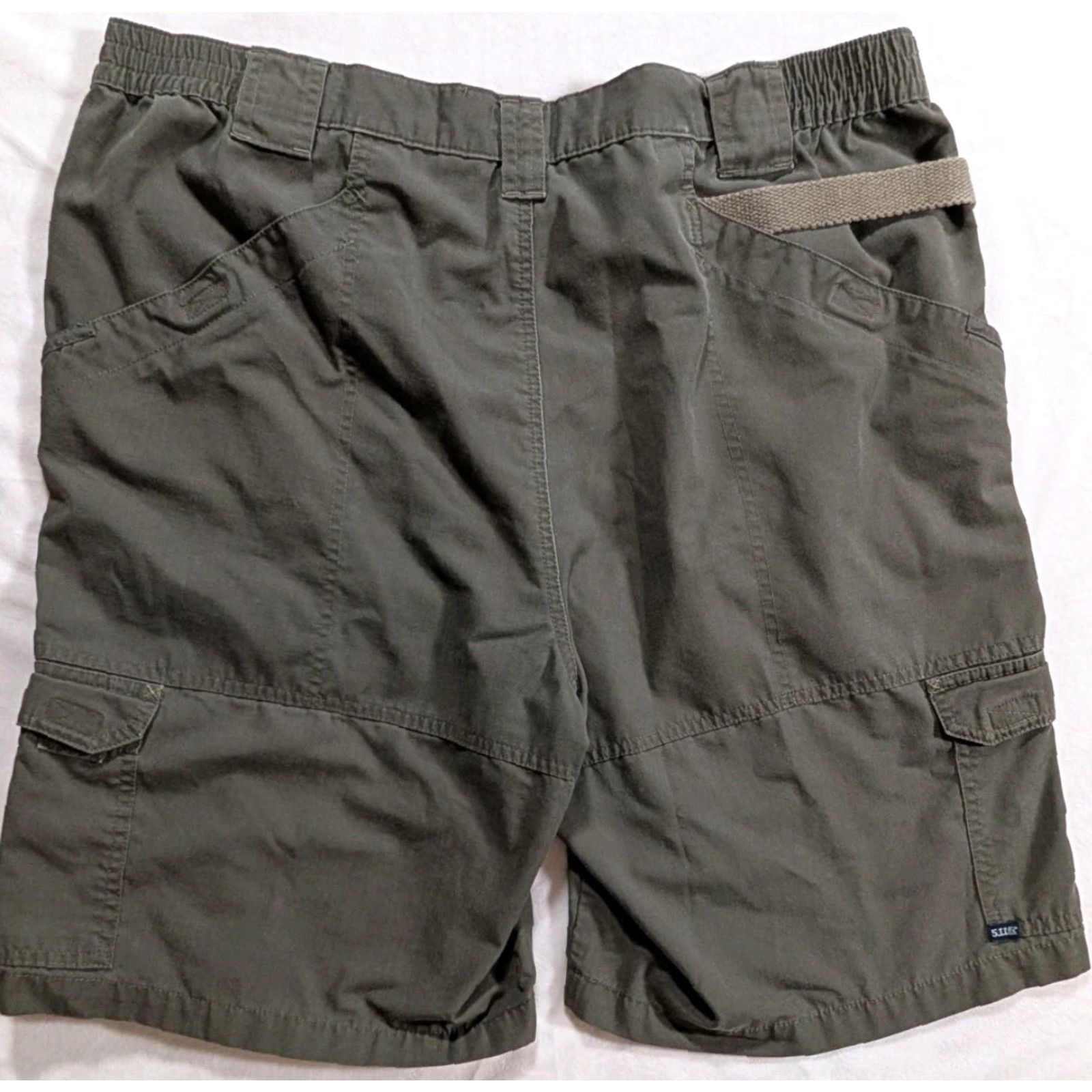 Vintage 5.11 Tactical 511 Shorts Mens Cargo Style 73308 Green 42 Utility Pockets Workwear Canvas Cotton Polyester Belt Loops Fashion Tactical Mens Short Size US 42 / EU 58 - 6 Thumbnail