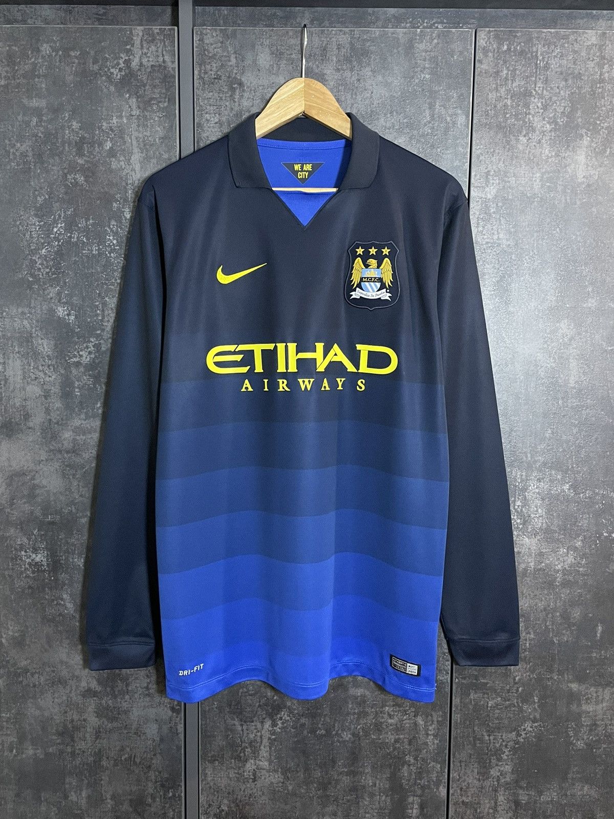 Nike Rare 2014 Nike Manchester City Long Sleeve Soccer Jersey Size US M / EU 48-50 / 2 - 1 Thumbnail