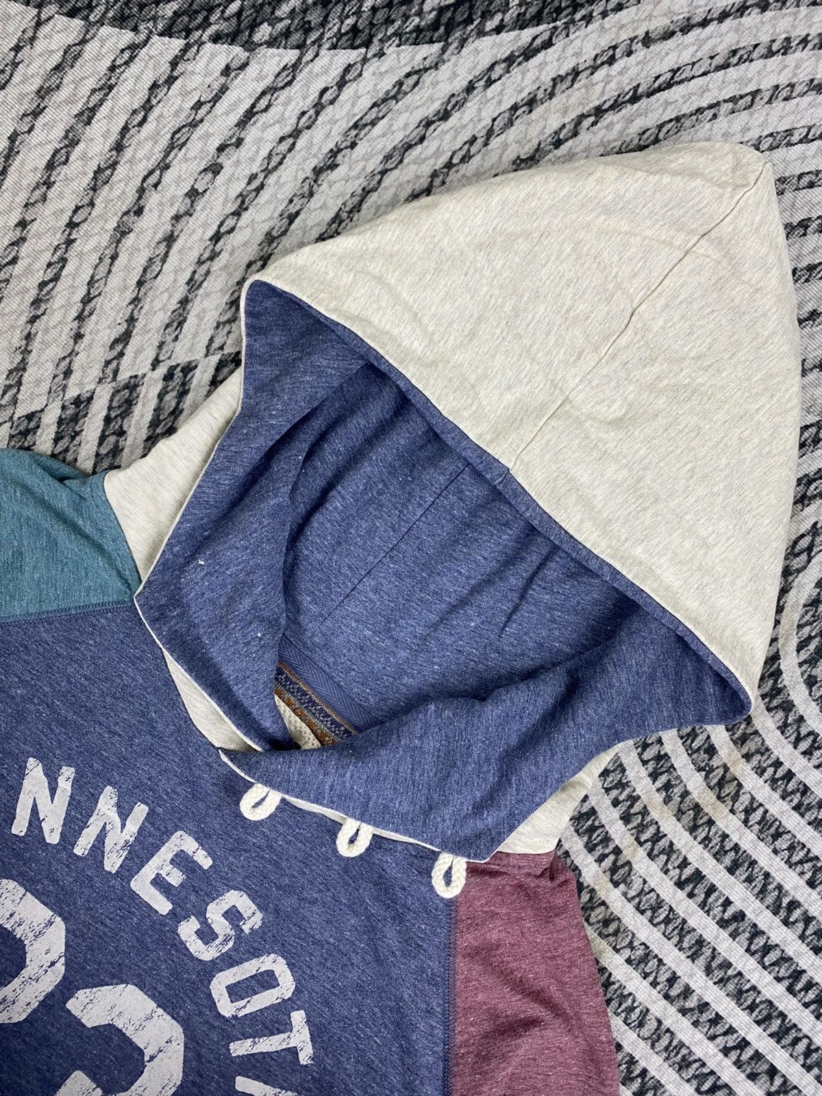 Japanese Brand Vintage Vent Couvert Minnesota 23 Spellout Hooded Shirt Size US L / EU 52-54 / 3 - 5 Thumbnail