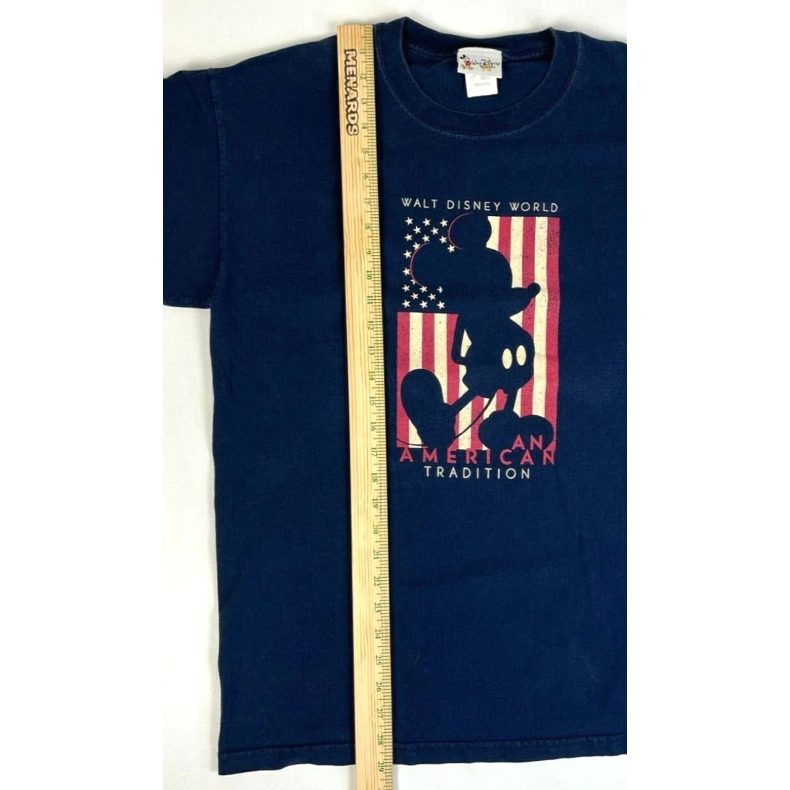 Disney VINTAGE Walt Disney World Unisex Adult T-Shirt Navy Blue Size L Mickey Mouse An American Tradition Shirt Mens Size US L / EU 52-54 / 3 - 5 Thumbnail