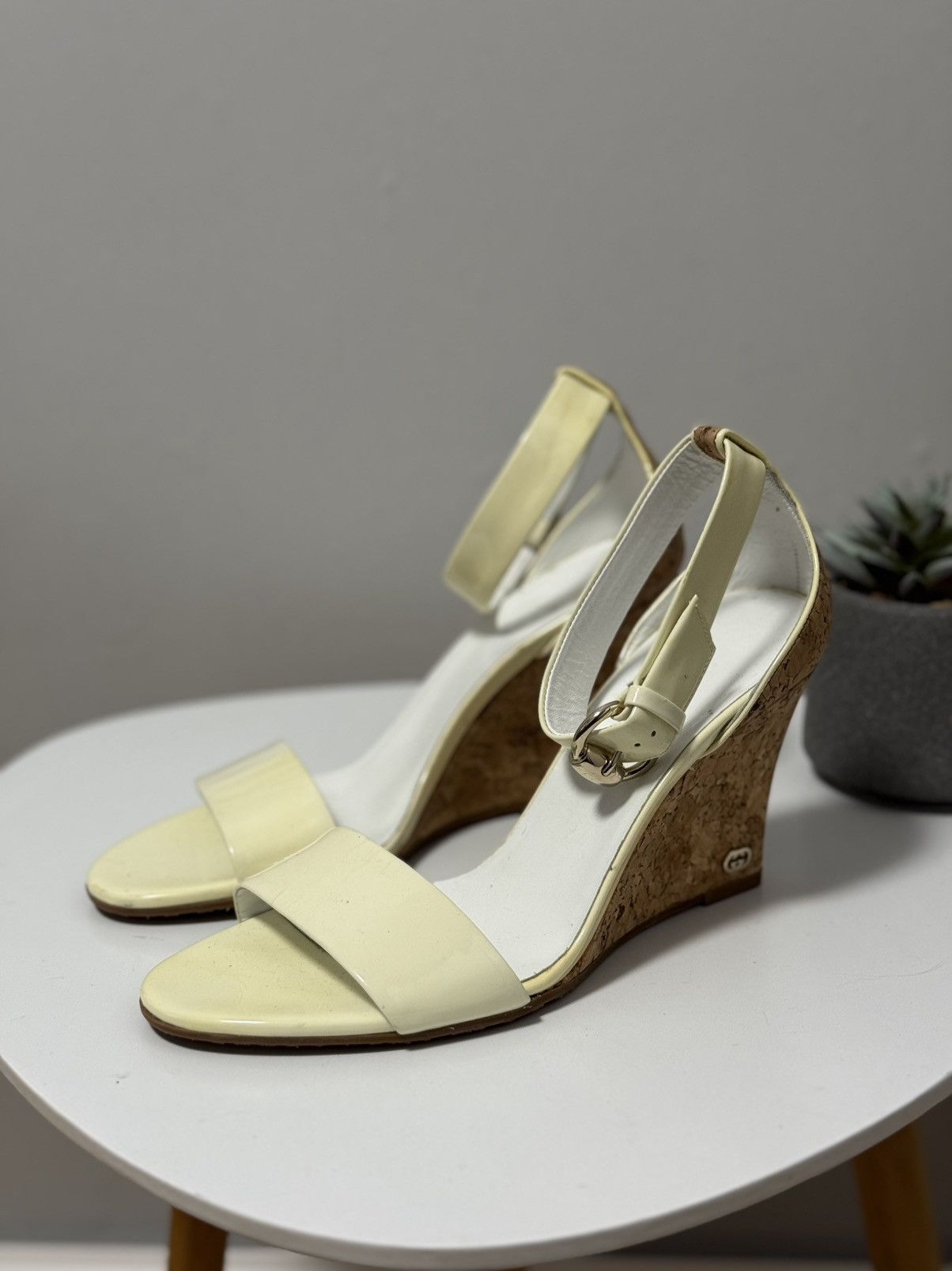 Gucci Cream Patent Leather Cork Wedge Sandals Size 36 G