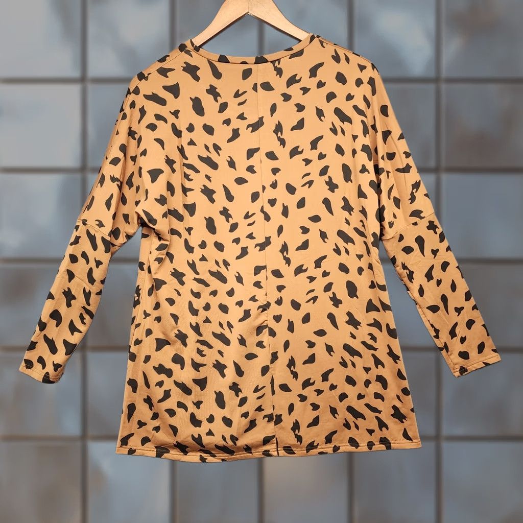 Vintage Womens Top Large Animal Print Cheetah Long Sleeves Front Pockets Brown Size L / US 10 / IT 46 - 1 Thumbnail