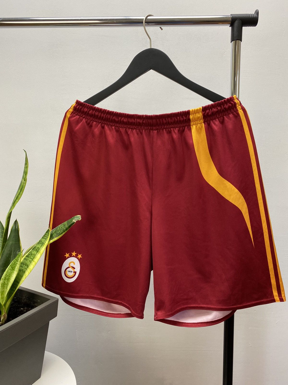 Vintage Adidas Galatasaray 2004 2005 Home Soccer Jersey/Shorts Set Size US L / EU 52-54 / 3 - 15 Thumbnail