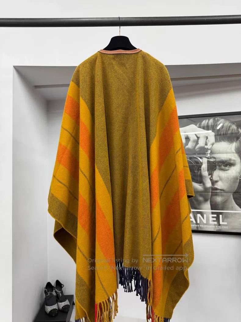 Hermes Hermes Color-Blocked Equestrian Fringe Cloak Size M / US 6-8 / IT 42-44 - 3 Thumbnail