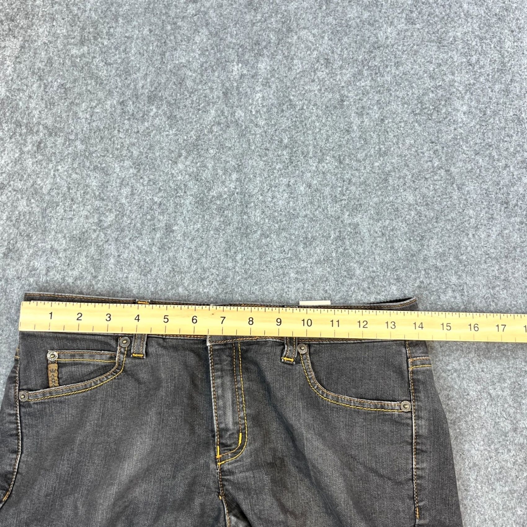Vintage Armani Jeans Jeans Bootcut Dark Grey 27 UK8 26 Inseam 5-Pocket Denim Women Regular Low Rise Italy Made Size 30" / US 8 / IT 44 - 7 Thumbnail