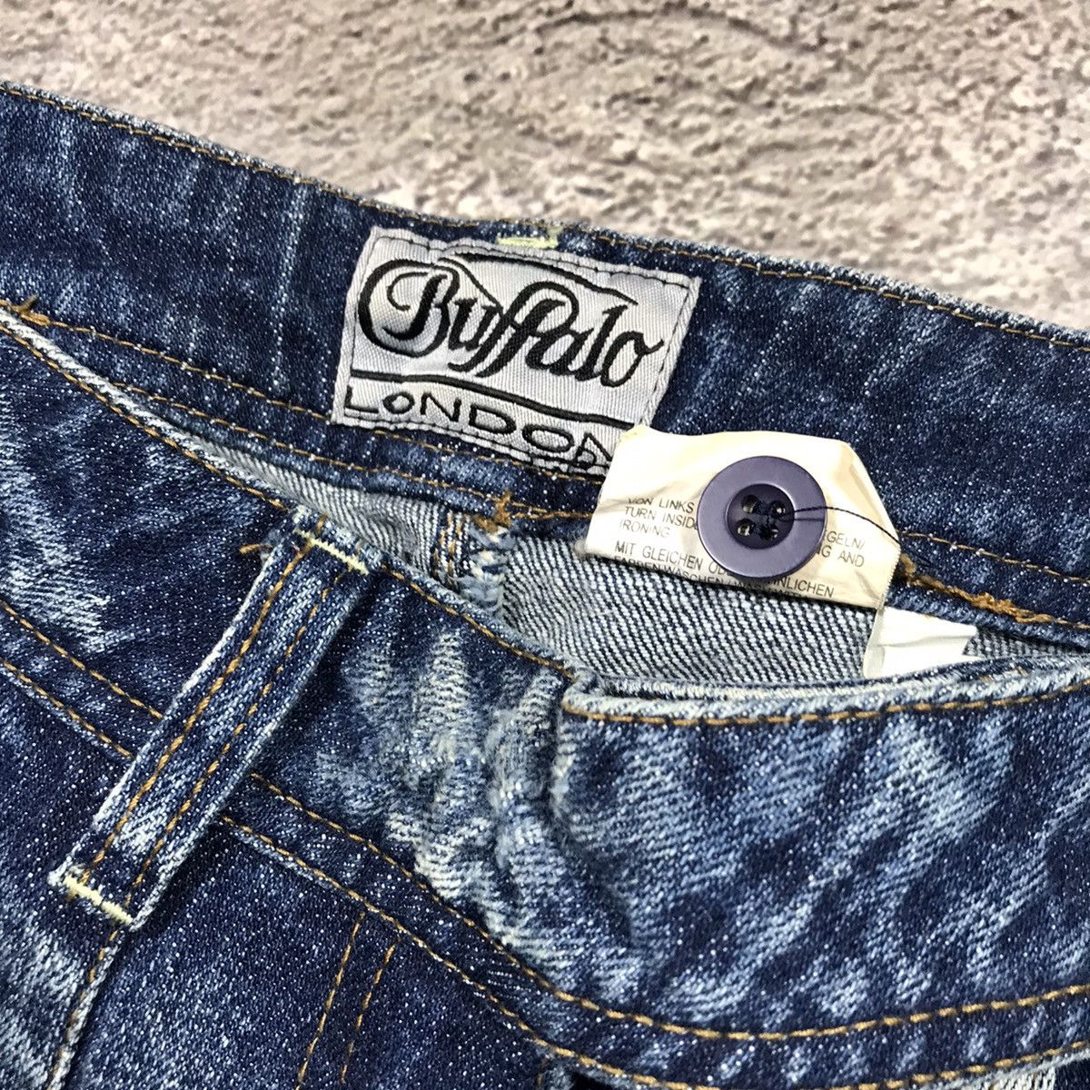 Vintage Vintage 90s Buffalo Distressed Baggy Jeans Y2K Grunge 29 Size 29" - 6 Thumbnail