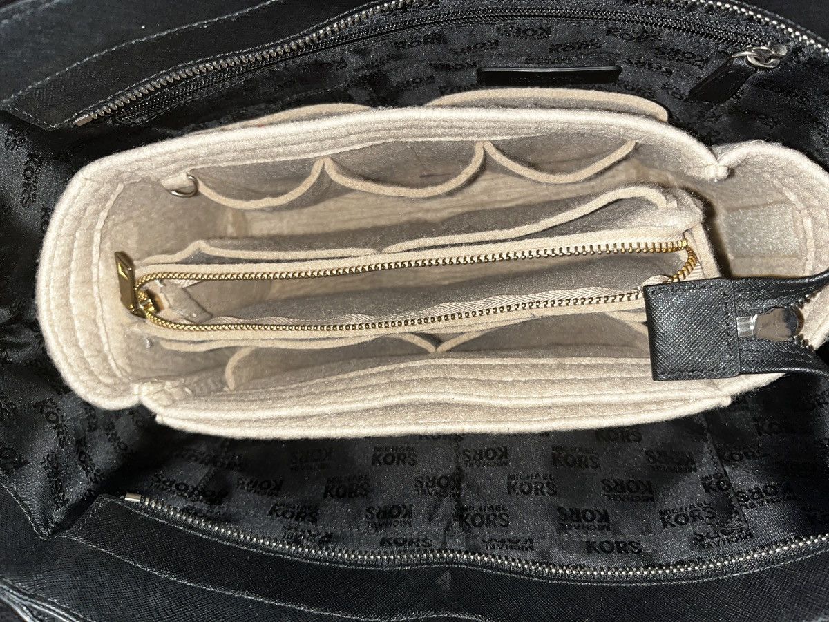Michael Kors Michael Kors Black Saffiano Leather Tote Bag with Organizer Size ONE SIZE - 4 Thumbnail