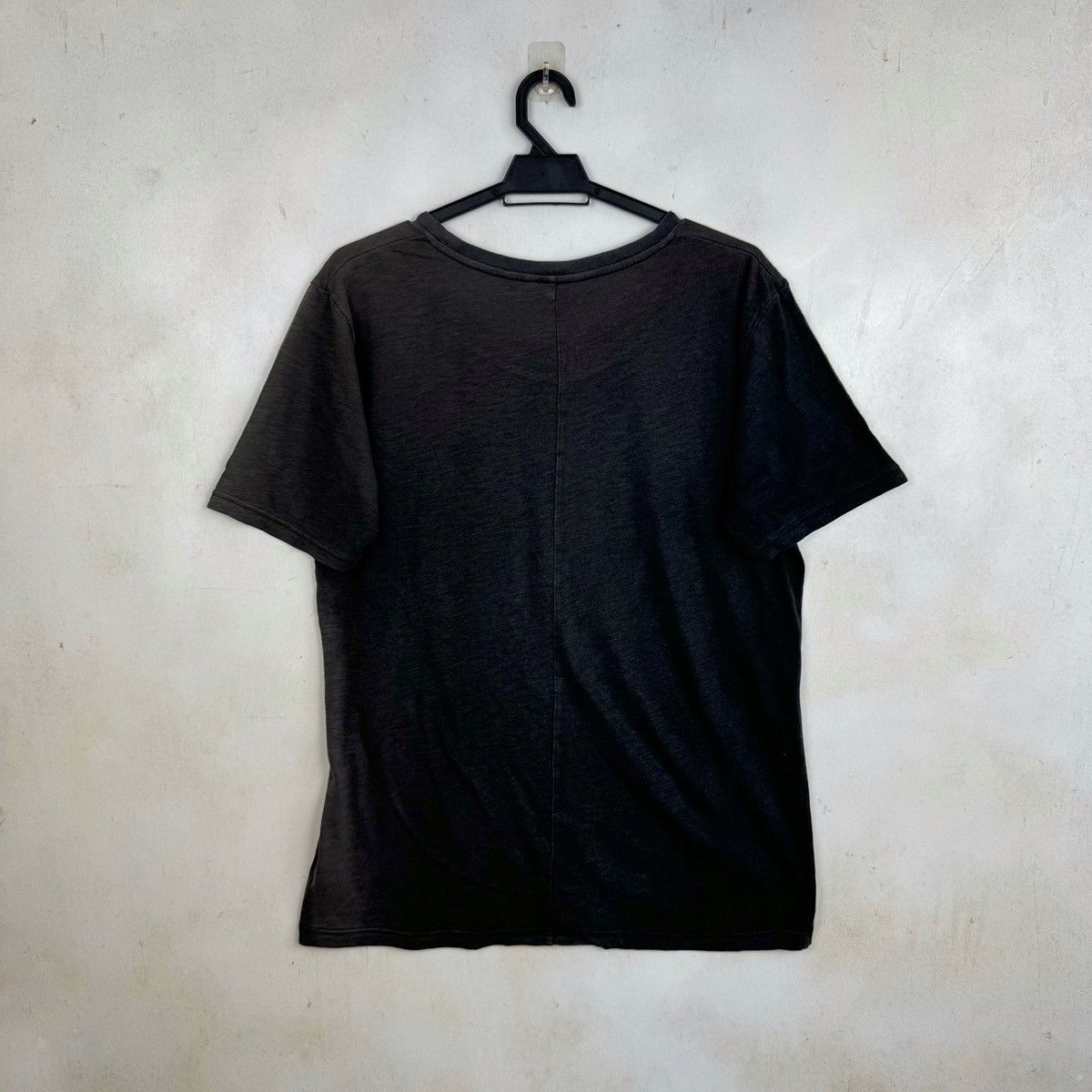 Undercover × Uniqlo Uniqlo Undercover Jun Takahashi Sunfaded Tshirt Size US L / EU 52-54 / 3 - 4 Thumbnail