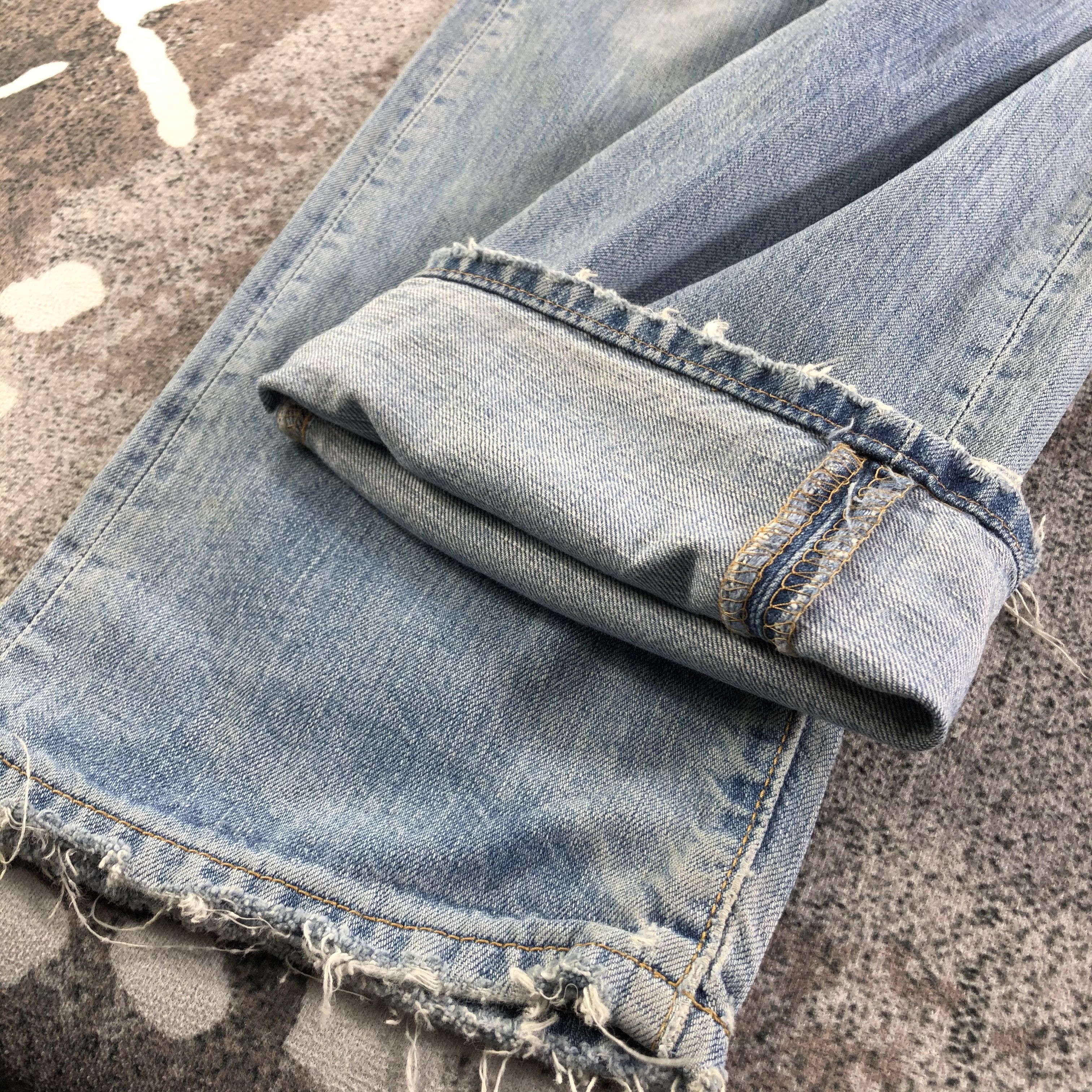 Levi's Vintage Levis 501 Jeans Dirty Ripped Denim KJ2501 Size US 31 - 7 Thumbnail