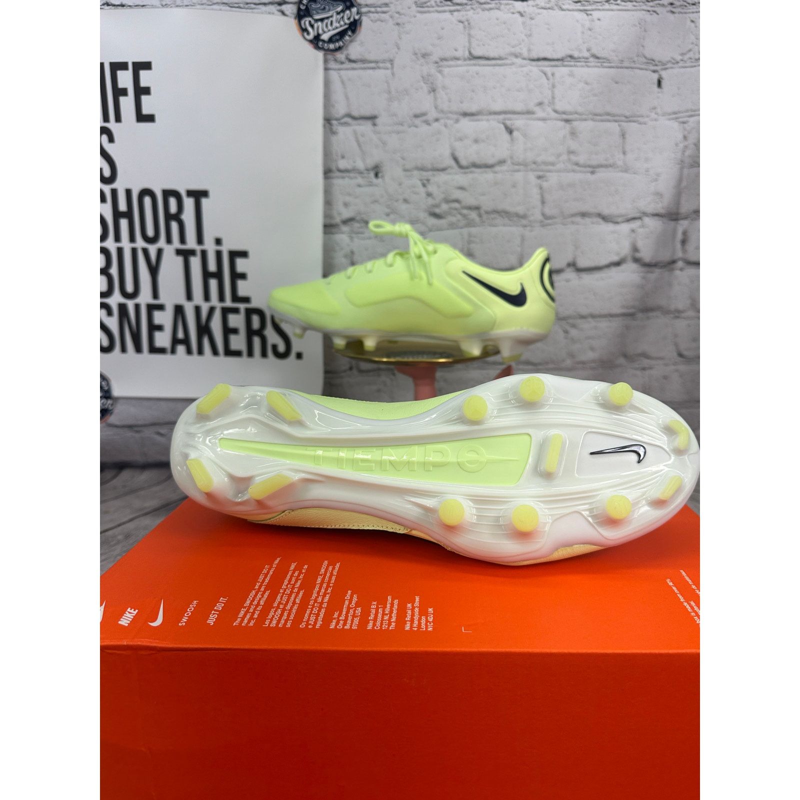 Nike Nike Tiempo Legend 9 Pro FG Soccer Shoes Womens 5.5 Volt Size US 5.5 / IT 35.5 - 7 Thumbnail