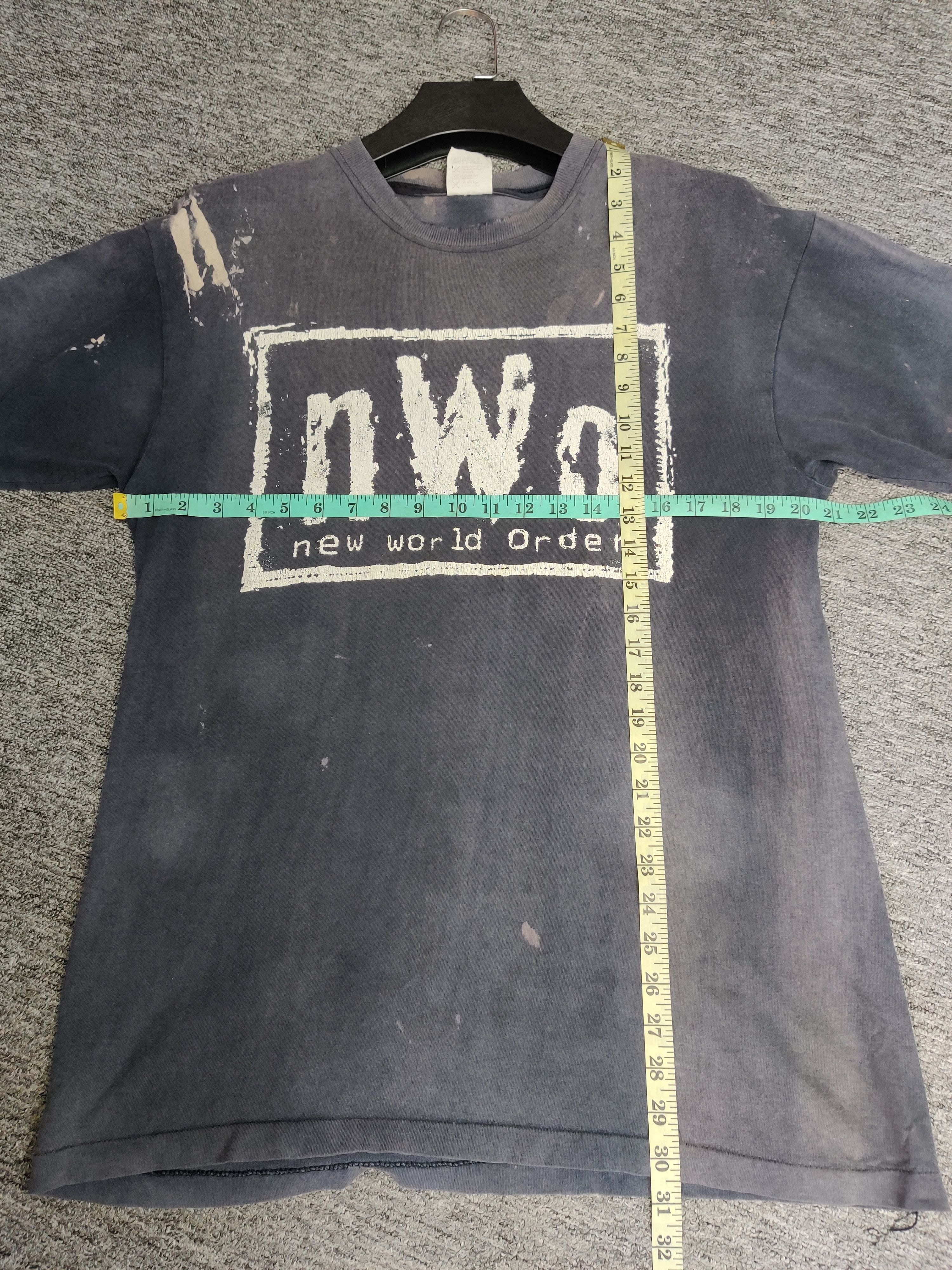Vintage Vintage Thrashed 90s New World Order NWO Distressed Tshirt Size US L / EU 52-54 / 3 - 13 Thumbnail