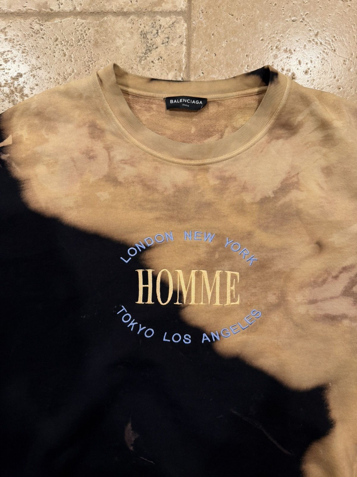 Balenciaga Balenciaga Homme City Bleached / Black Crewneck Sweatshirt Size US L / EU 52-54 / 3 - 7 Thumbnail