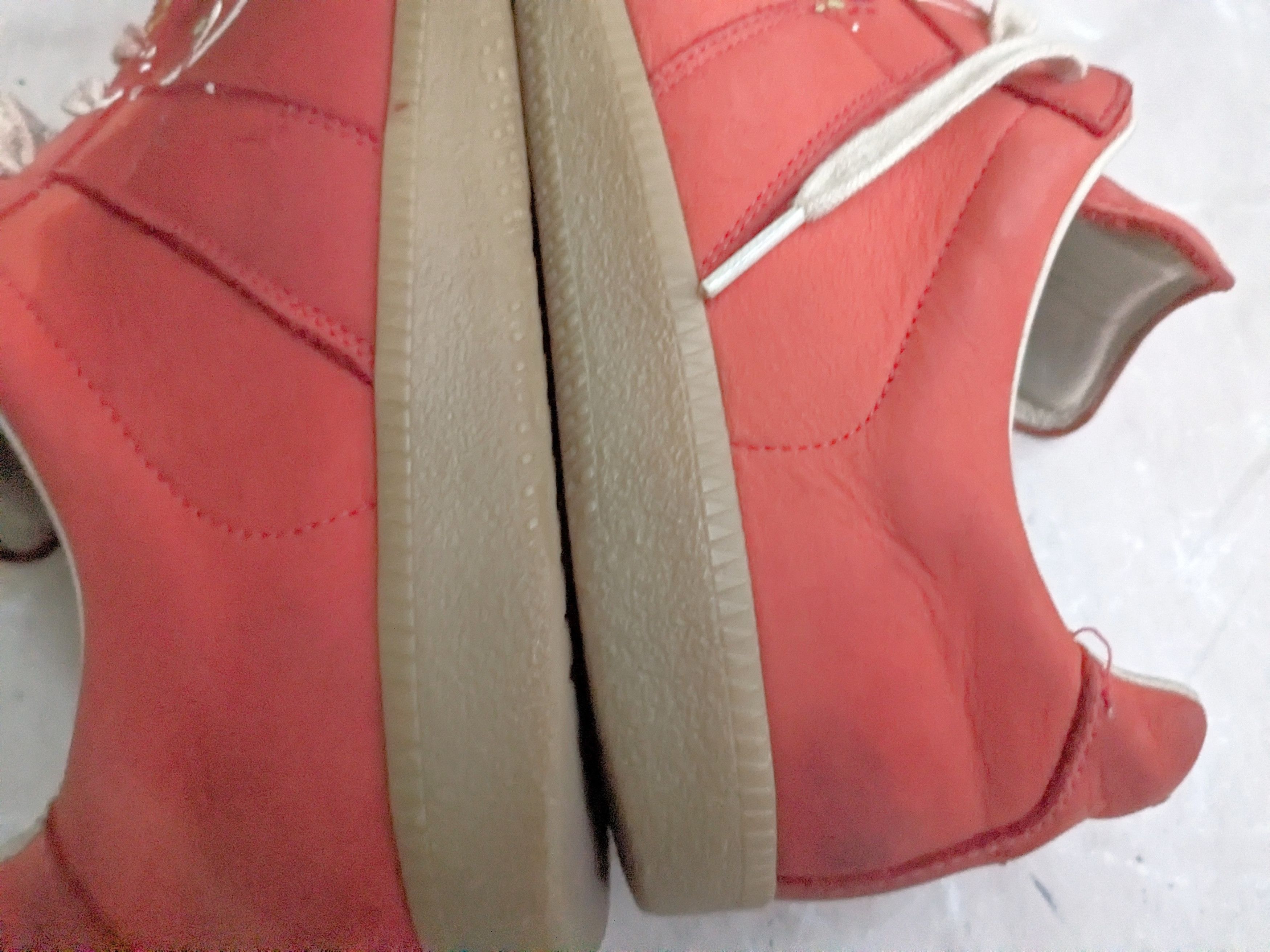 Maison Margiela Maison Margiela Replica GAT Red Paint Splatter 8 41 Low Tops Size US 8 / EU 41 - 10 Thumbnail
