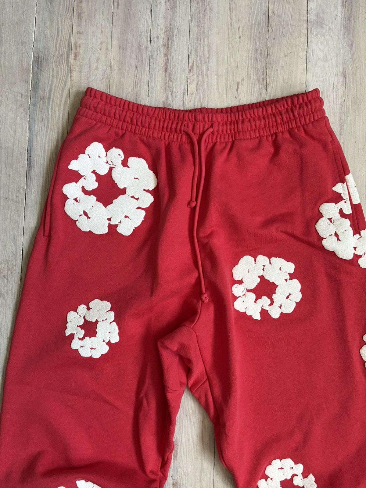 DENIM TEARS Denim Tears Wreath Sweatpants Medium Size US 32 / EU 48 - 2 Thumbnail