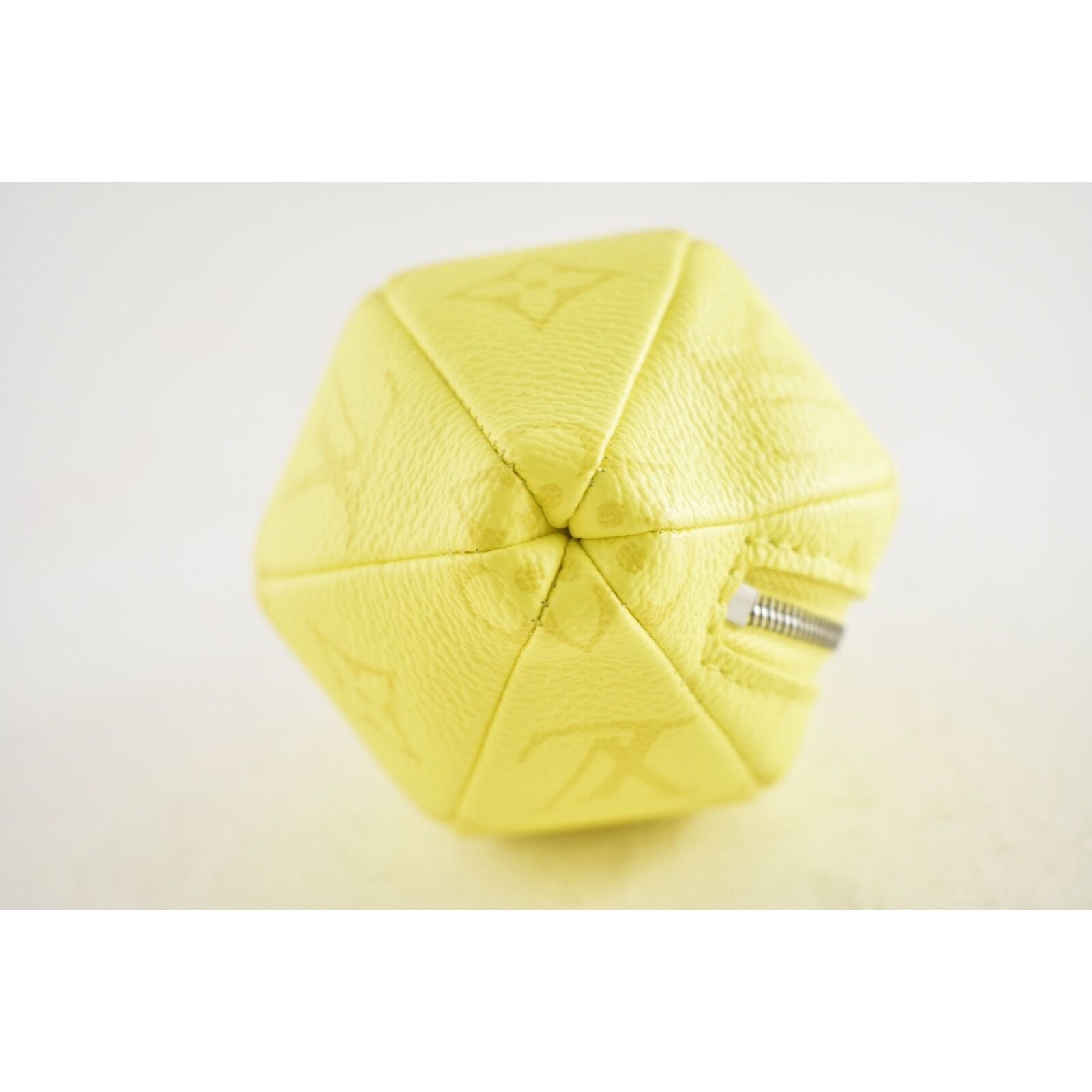 Louis Vuitton Louis Vuitton Yellow Giant Keychain Keyring Charm Virgil Size ONE SIZE - 10 Thumbnail