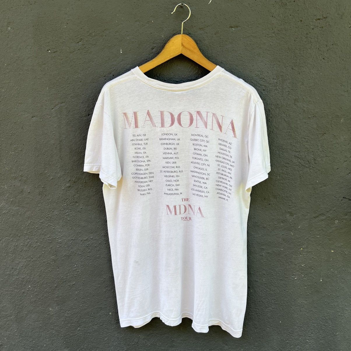 Band Tees Thrashed Vintage Madonna Tour Tee Size US M / EU 48-50 / 2 - 3 Thumbnail