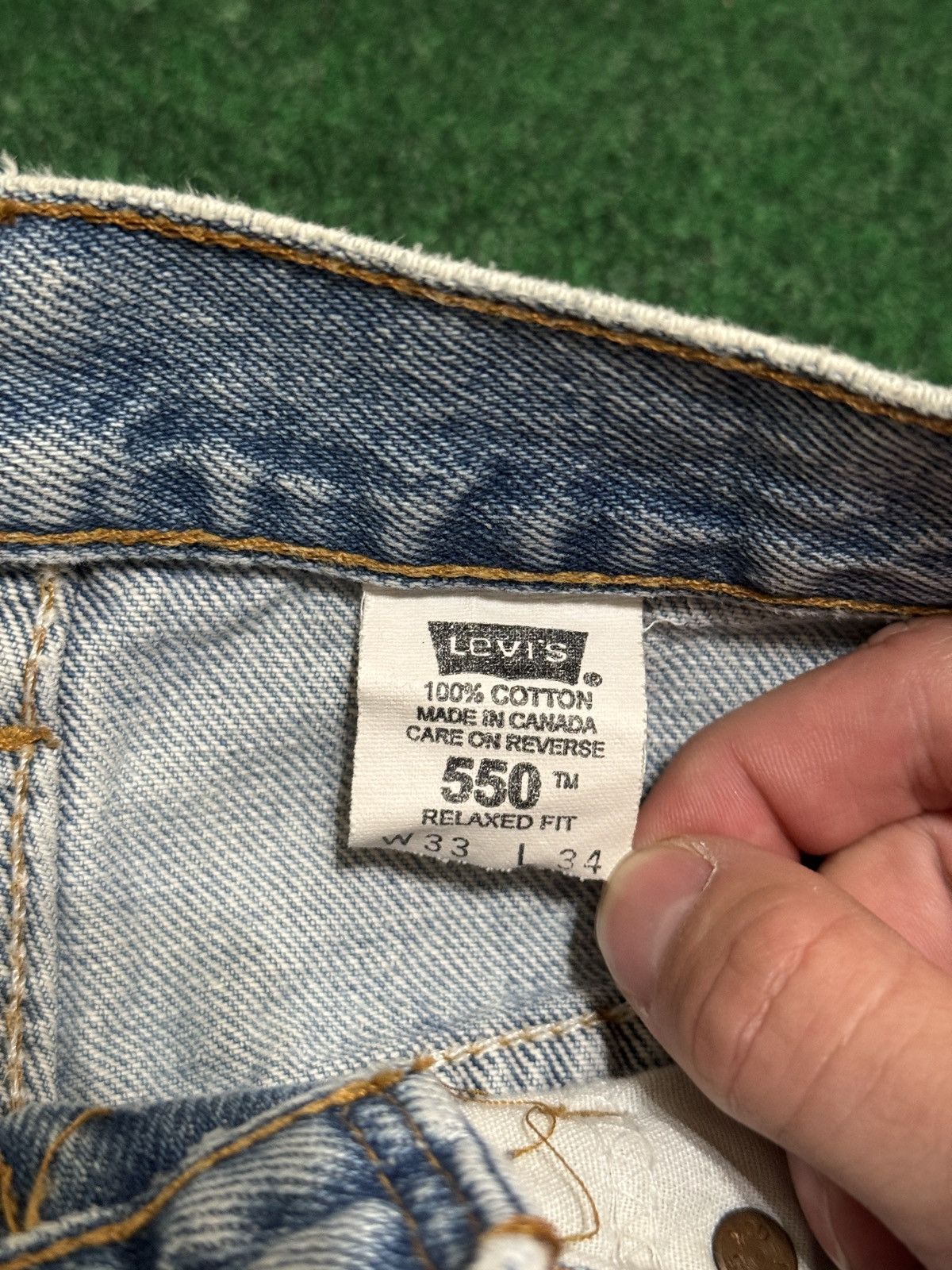 Levi's Vintage Clothing Vintage Levi’s 550 Relaxed Light Wash 32x34 Grunge Jeans Size US 32 / EU 48 - 4 Thumbnail