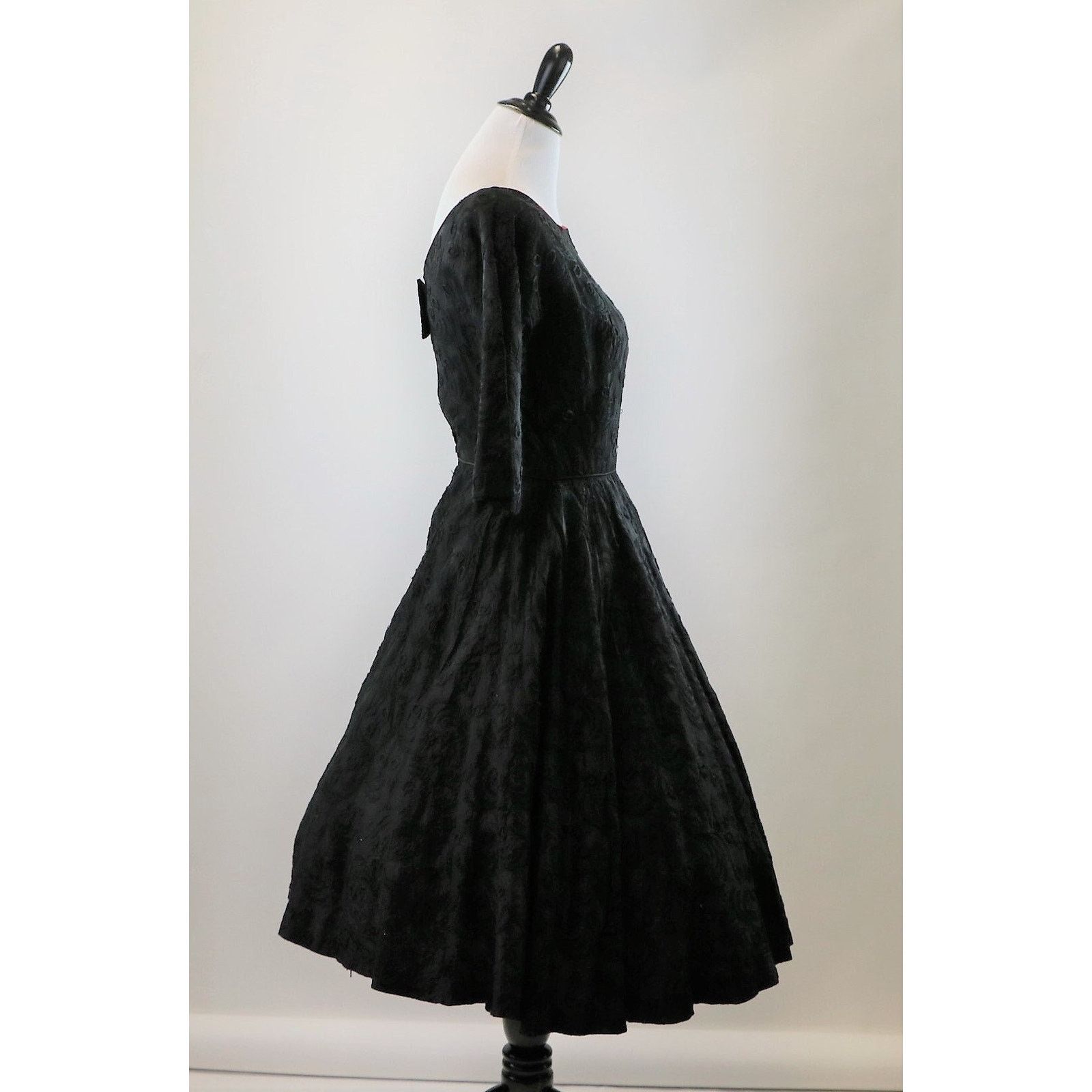 Vintage Vintage 1950s Textured Black Dress with Full Skirt Small Size S / US 4 / IT 40 - 10 Thumbnail