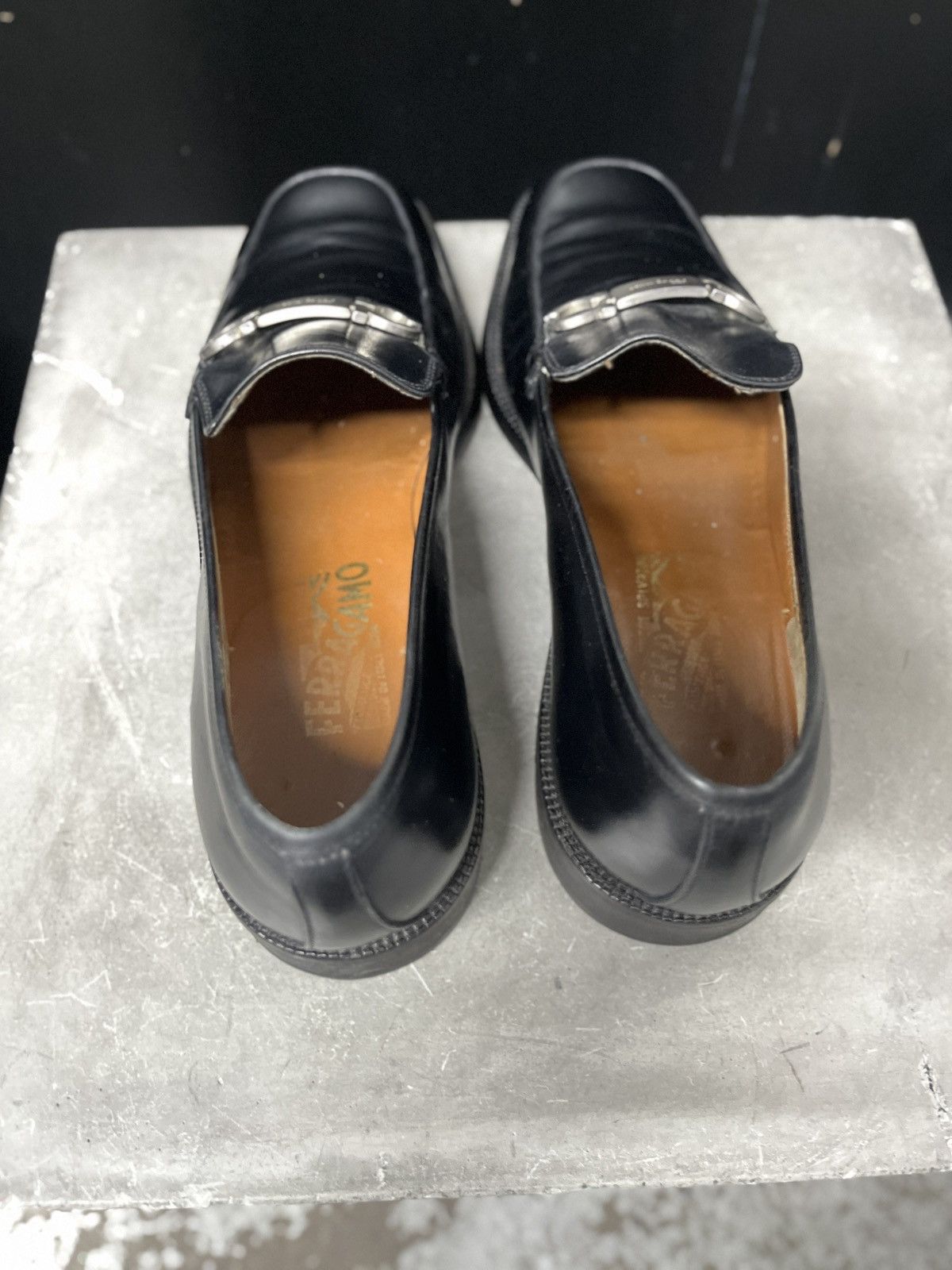 Salvatore Ferragamo Ferragamo Black Leather Gancini Loafers Size 8 Italy Size US 8 / EU 41 - 3 Thumbnail