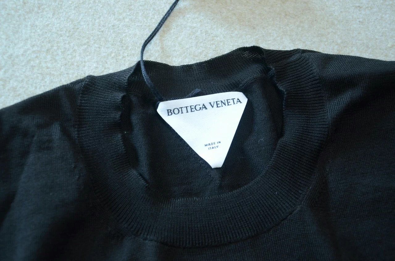 Bottega Veneta BV Deep Brown Lightweight Sweater S Back Triangle Detail Size US S / EU 44-46 / 1 - 7 Thumbnail