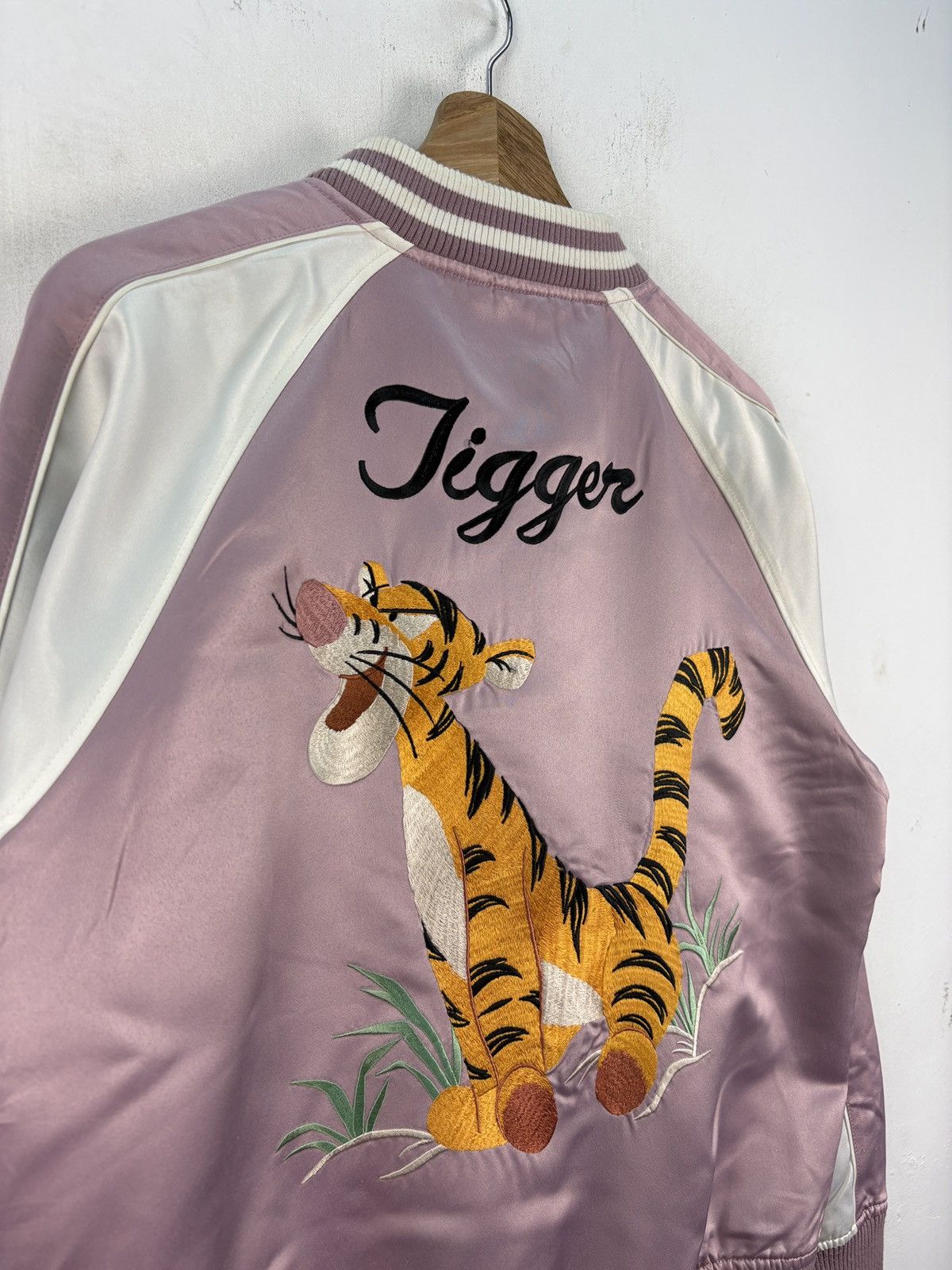 Disney Vintage Tokyo Disney Tigger The Pooh Bomber Jacket Size US S / EU 44-46 / 1 - 4 Thumbnail
