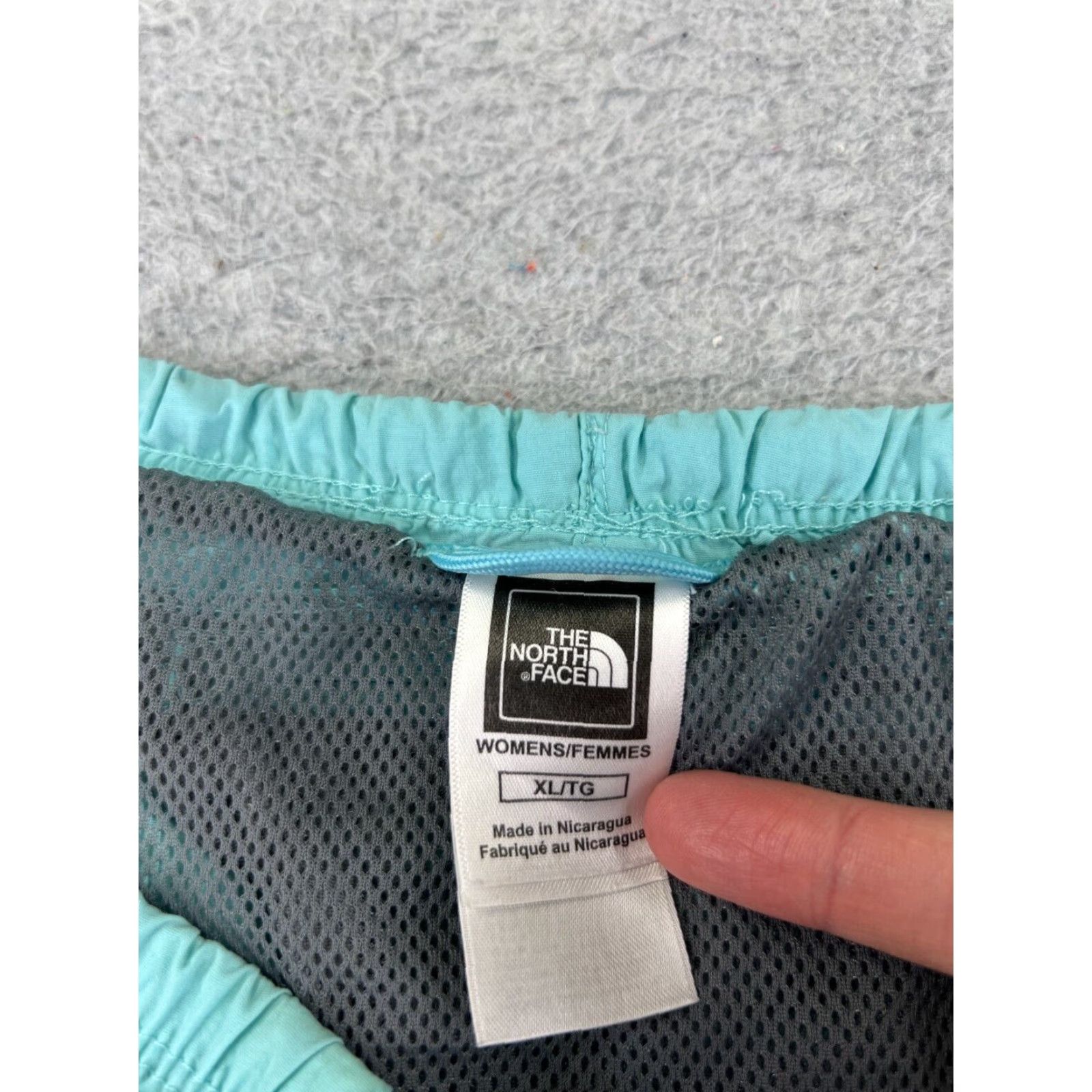 The North Face The North Face Shorts Womens Extra Large Blue 100% Nylon Running Gym Lined READ Size 40" / US 18 - 6 Thumbnail
