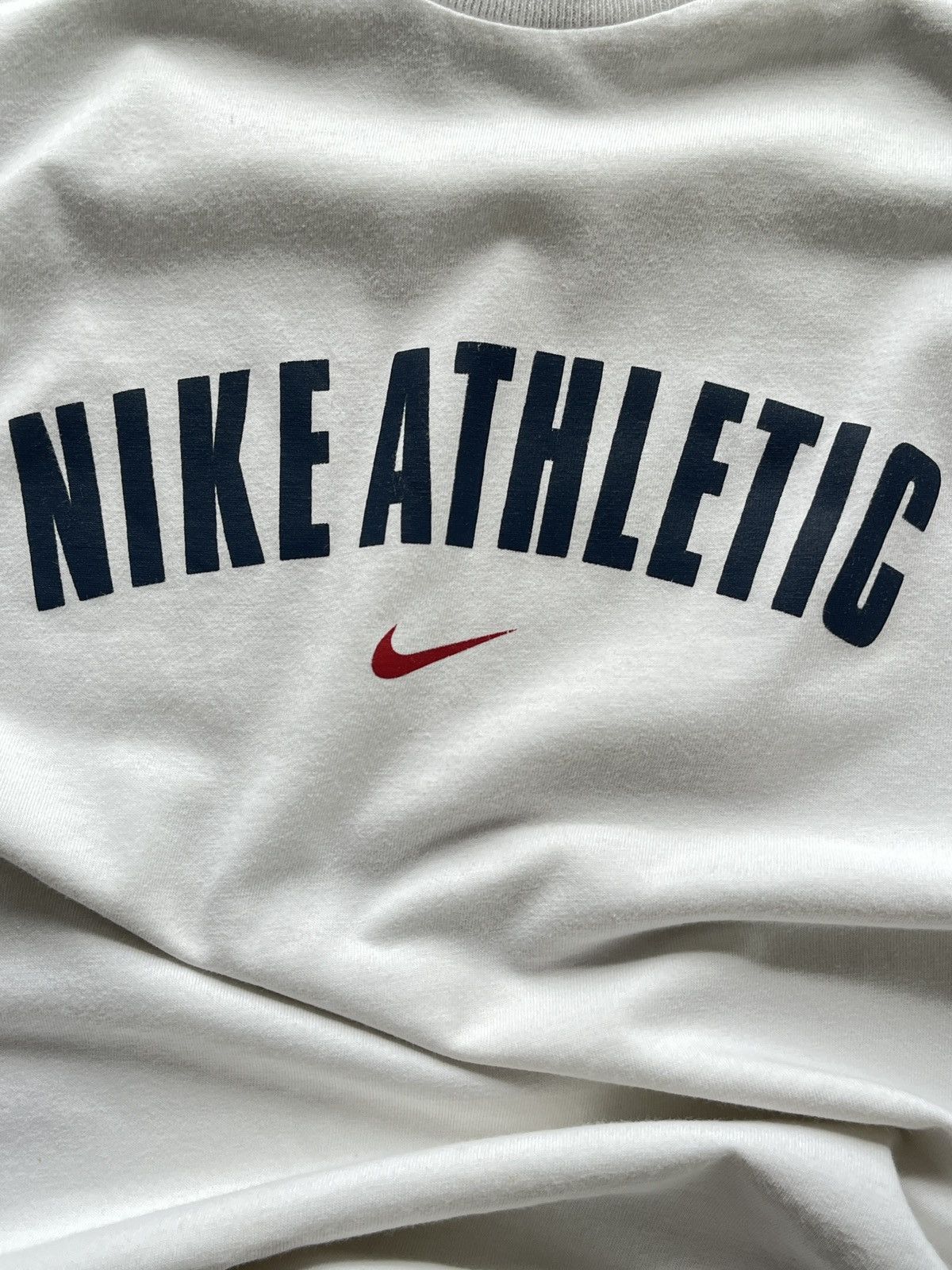 Nike Vintage Y2K NIKE Central Swoosh T-shirt USA Brand 90s Retro Size US M / EU 48-50 / 2 - 4 Thumbnail