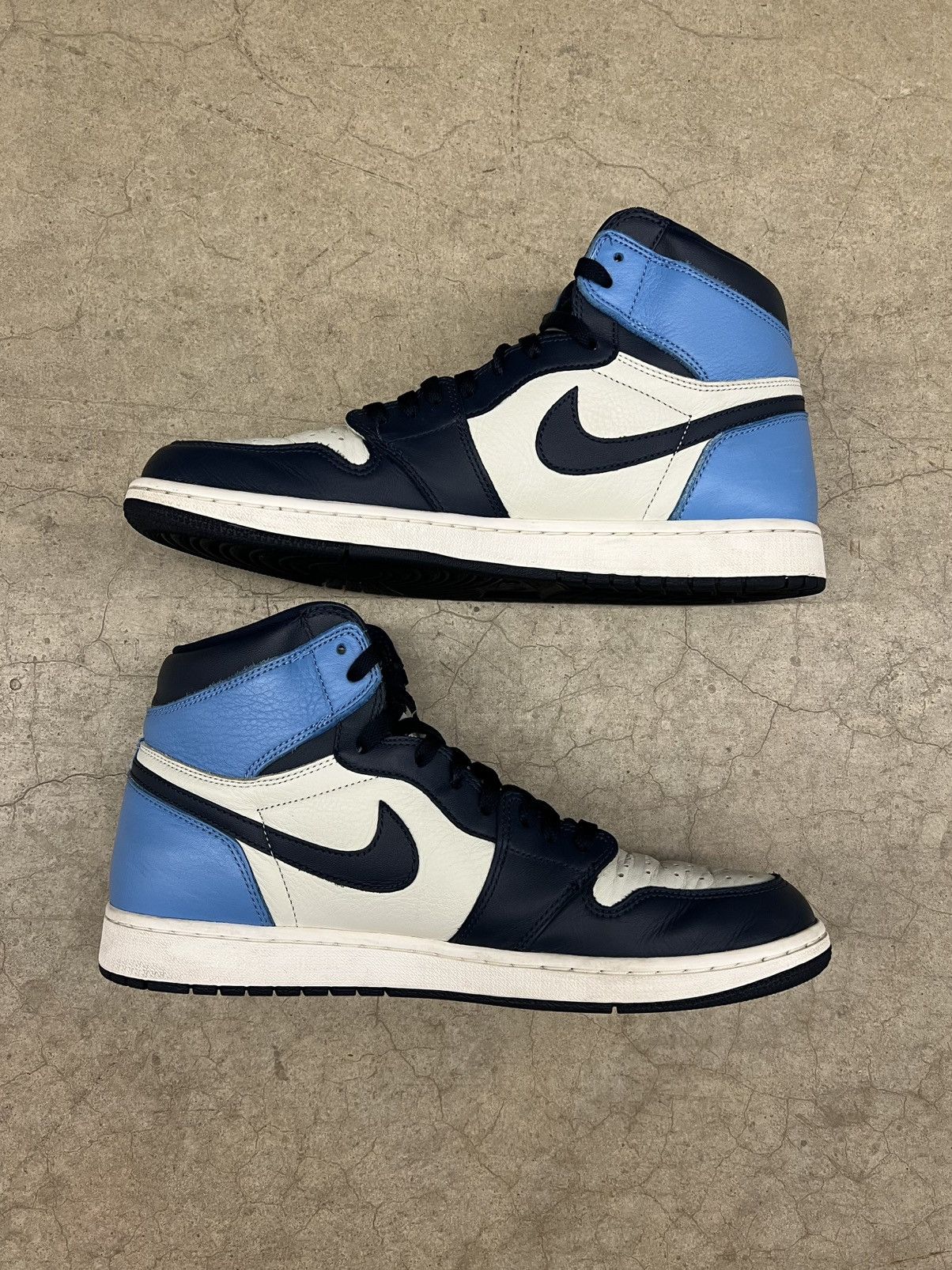 Jordan Brand Jordan 1 Retro High OG Obsidian UNC 2019 Size 13 Size US 13 / EU 46 - 3 Thumbnail