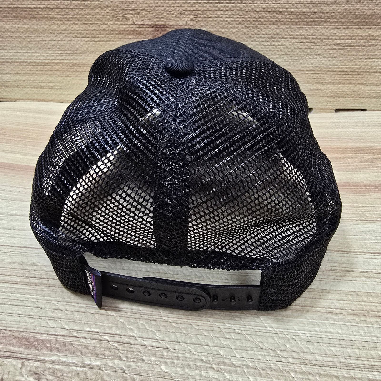 Patagonia Patagonia P-6 Logo Mesh Trucker Snapback Black Hat Size ONE SIZE - 4 Thumbnail