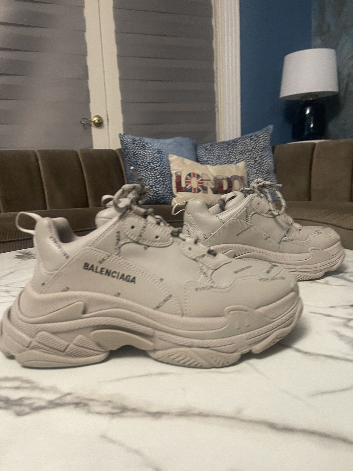 Balenciaga Balenciaga Triple S Grey All Over Size US 8 / EU 41 - 1 Thumbnail