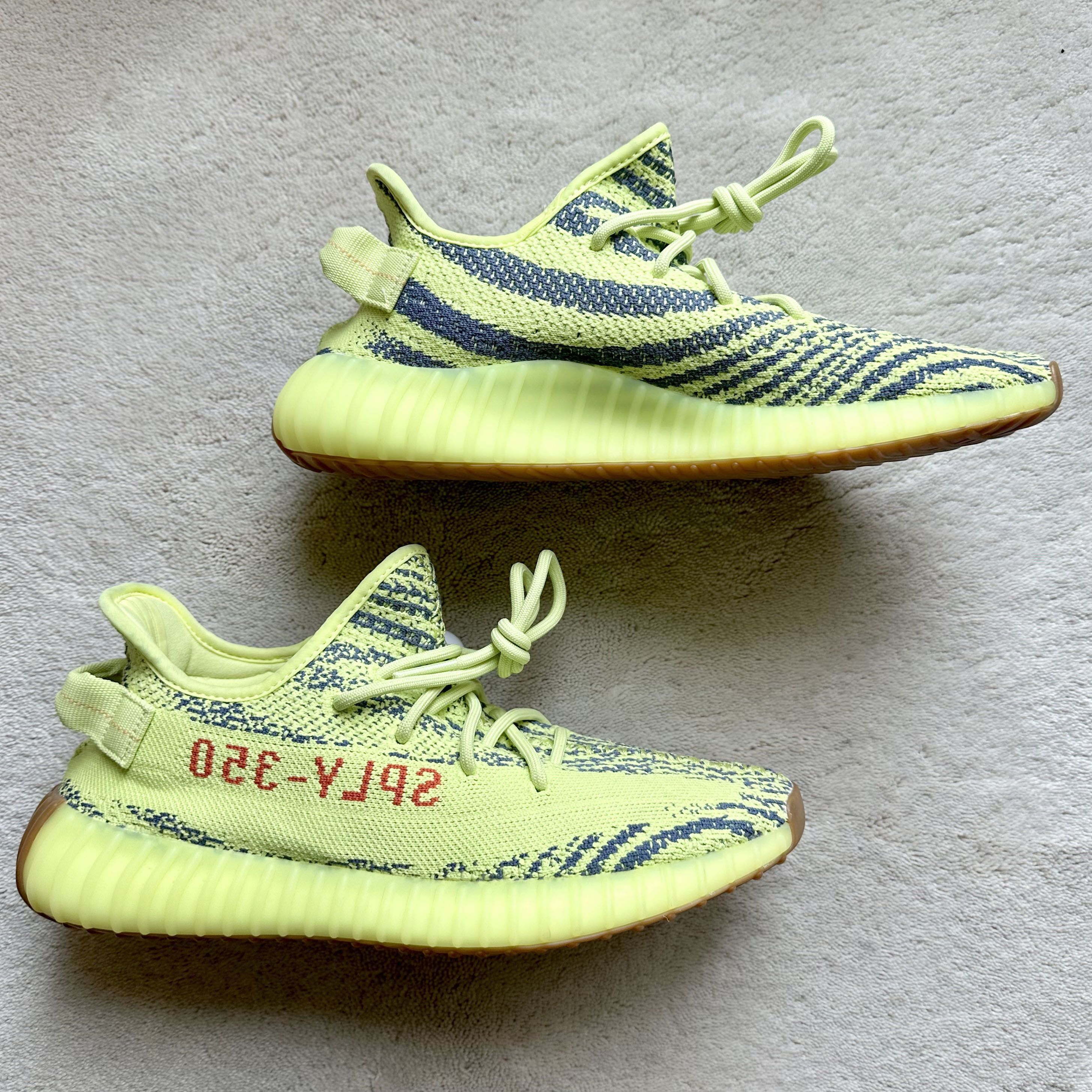 Adidas YEEZY BOOST 350 V2 ‘SEMI FROZEN YELLOW’ SNEAKERS Size 9 US Size US 9 / EU 42 - 2 Thumbnail